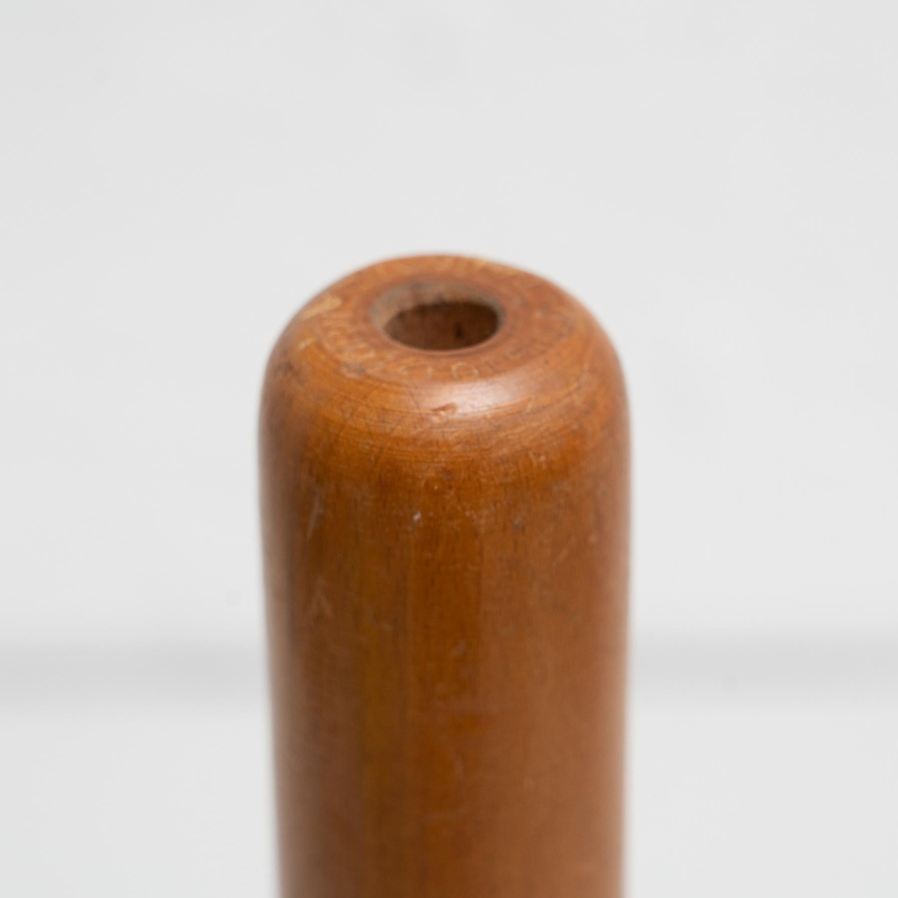 Rustic Wooden Spool of Thread, circa 1930 In Good Condition For Sale In Barcelona, ES