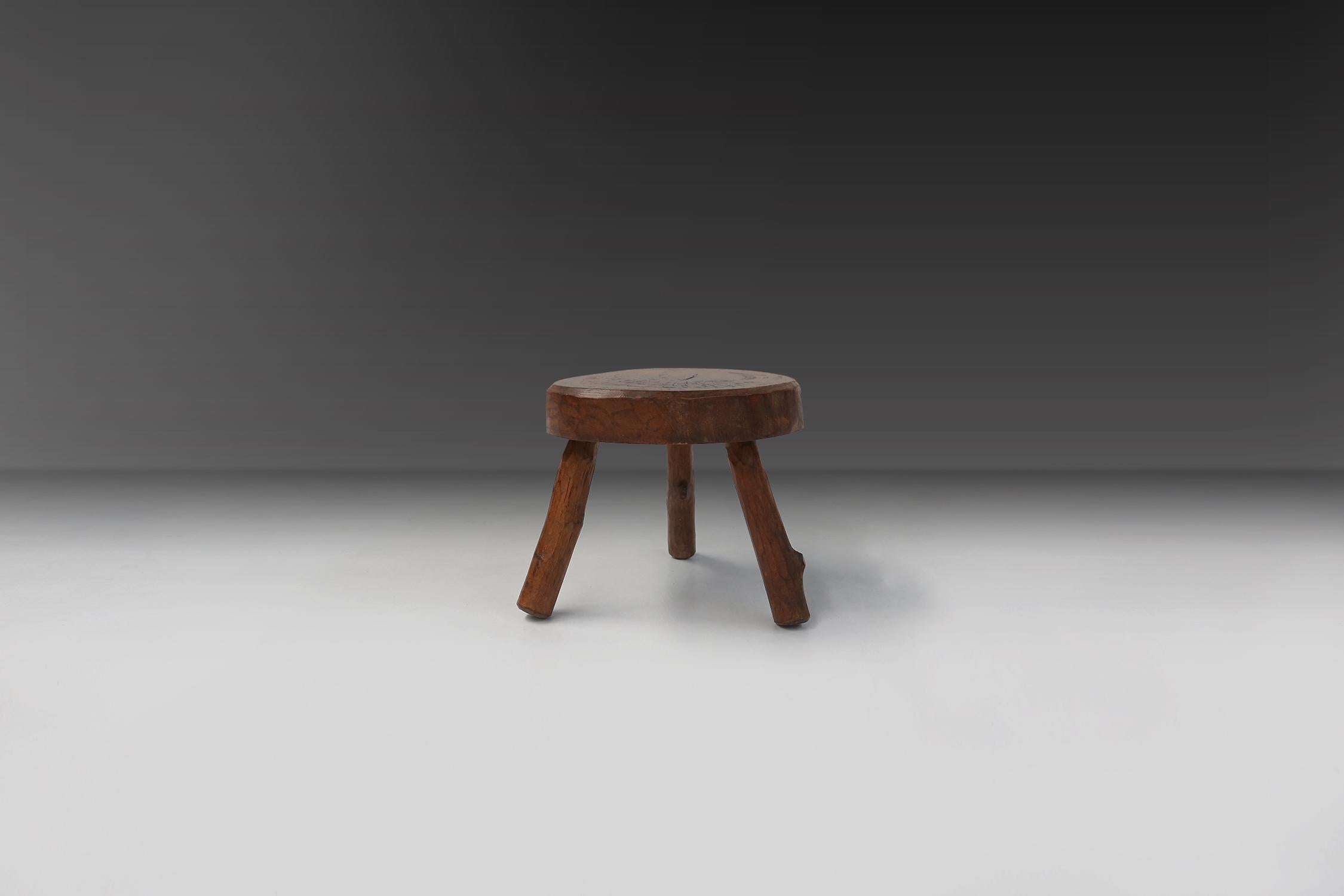 Rustic wooden stool Ca.1935 In Good Condition For Sale In Meulebeke, BE