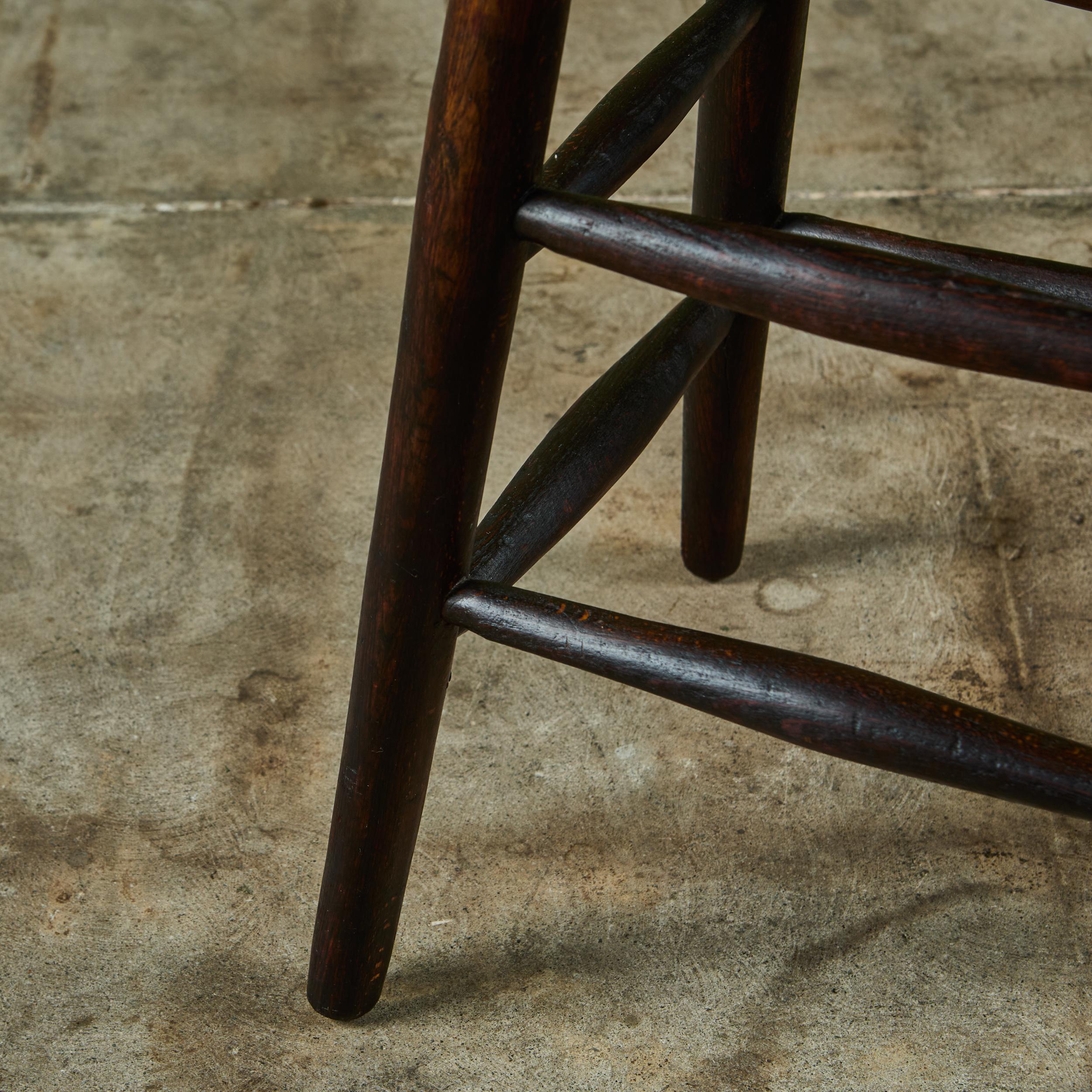 Rustikaler Holzhocker im Angebot 9