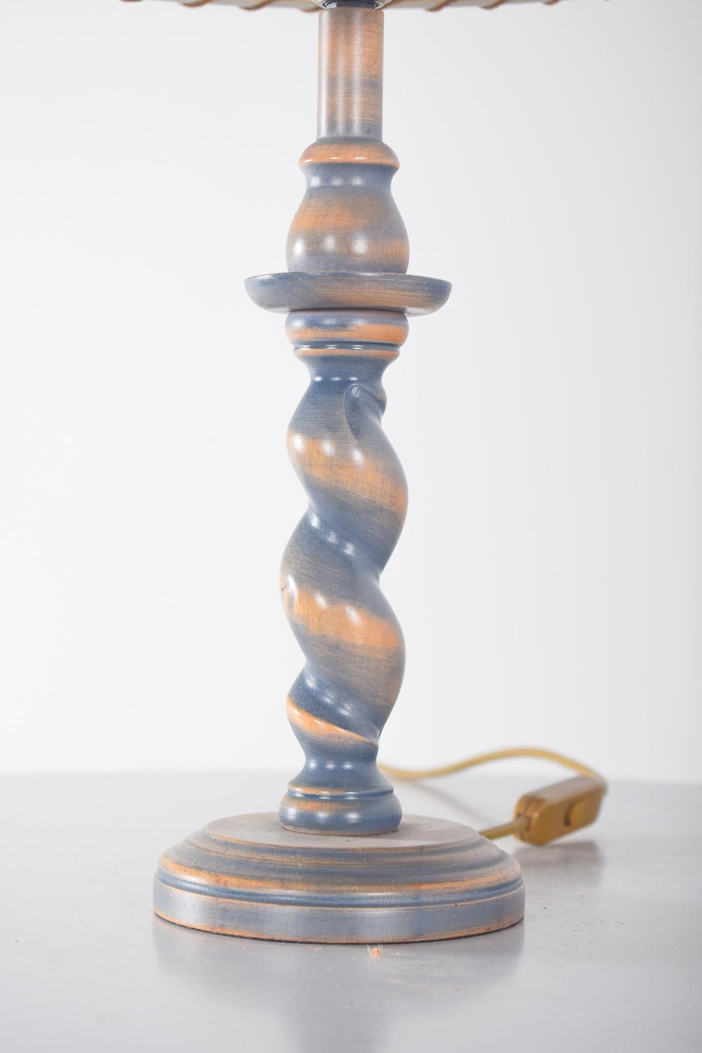 Mid-Century Modern Rustic Wooden Table Lamp For Sale