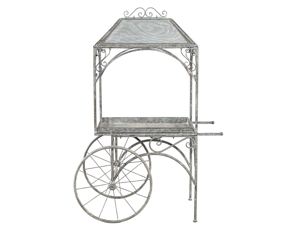 Rustikaler schmiedeeiserner Garten-Trolleywagen (21. Jahrhundert und zeitgenössisch) im Angebot