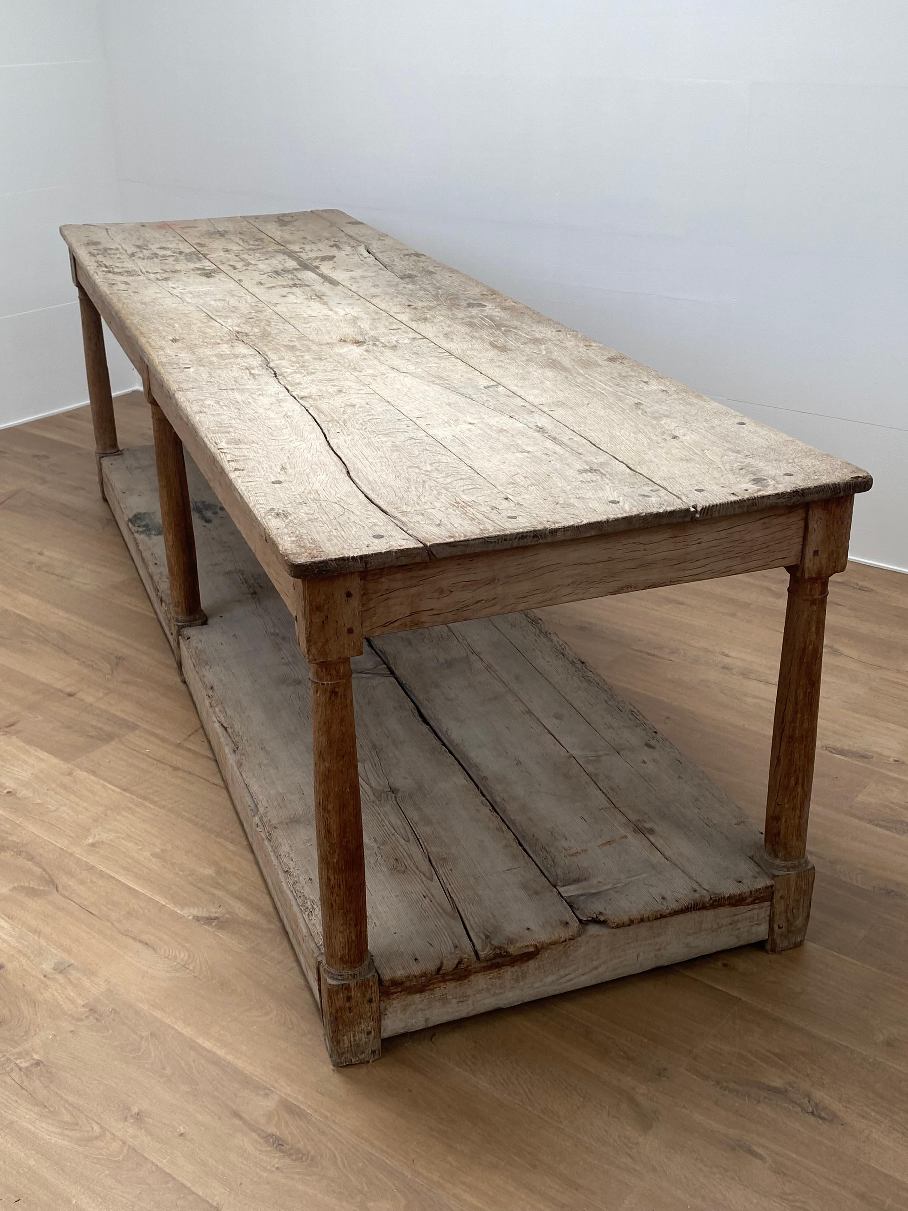 Rustic, Brutalist French Drapiers Table in Bleached Oak In Fair Condition In Schellebelle, BE