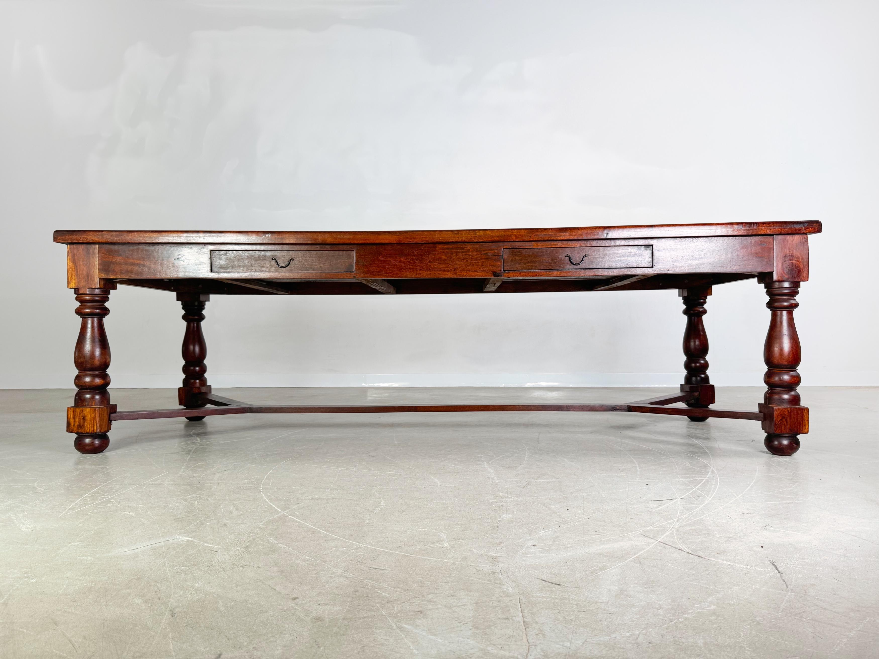 Rustikaler Esstisch Tafel 260cm langes Holz Antik Landhaus Tisch im Zustand „Gut“ im Angebot in Berlin, DE