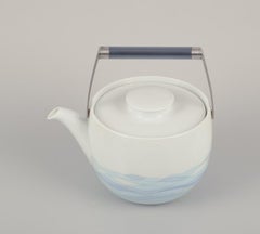 Rut Bryk and Tapio Wirkkala, Rosenthal Studio Line. "Aquarius" porcelain teapot