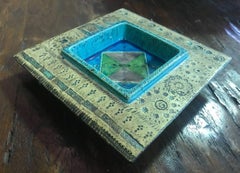 Relieve o cuenco cuadrado de cerámica "Finlandia" de Rut Bryk