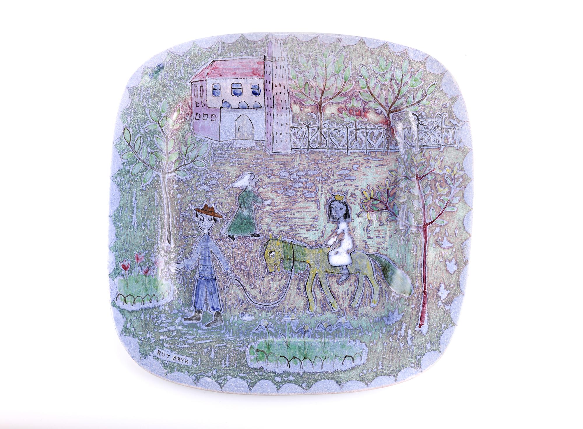 Finnish Rut Bryk, Stoneware Dish with Scraped-Off Paintings, Arabia, Finland 1940's For Sale