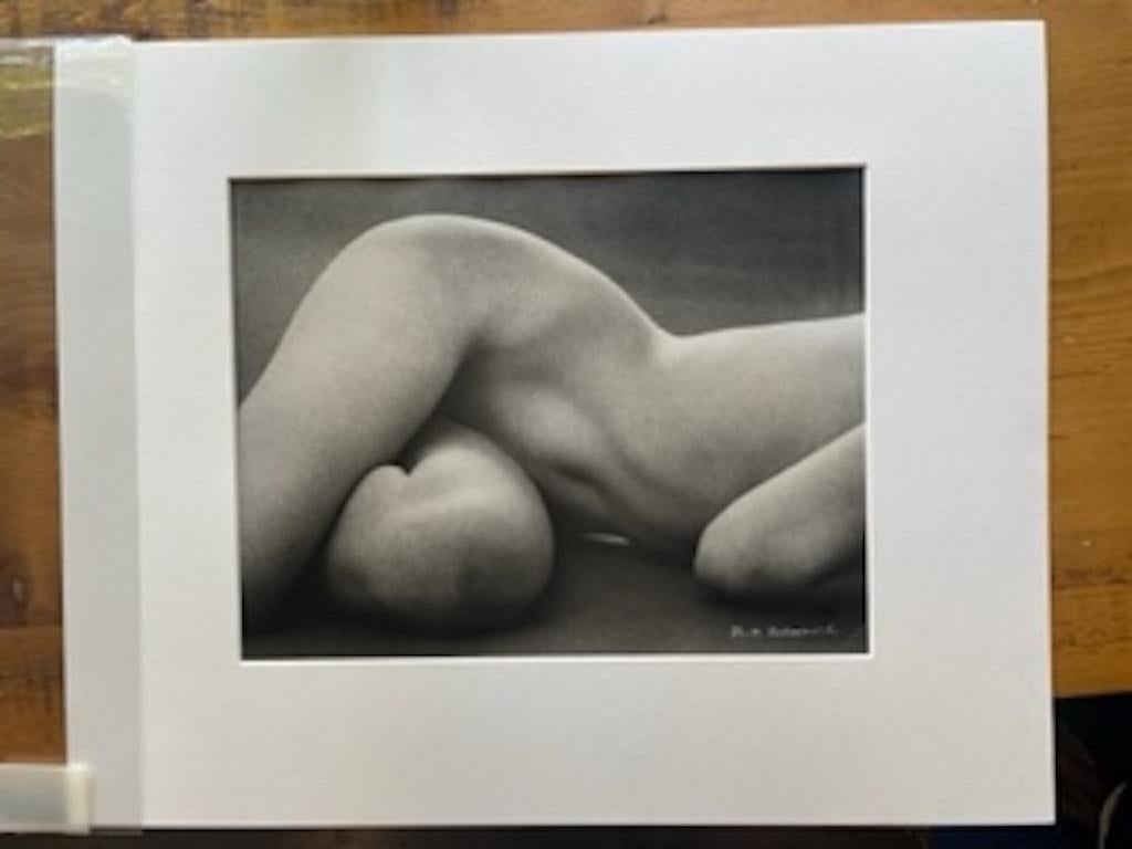 Hips Horizontal - Rare Signed in White on Recto - Photograph by Ruth Bernhard