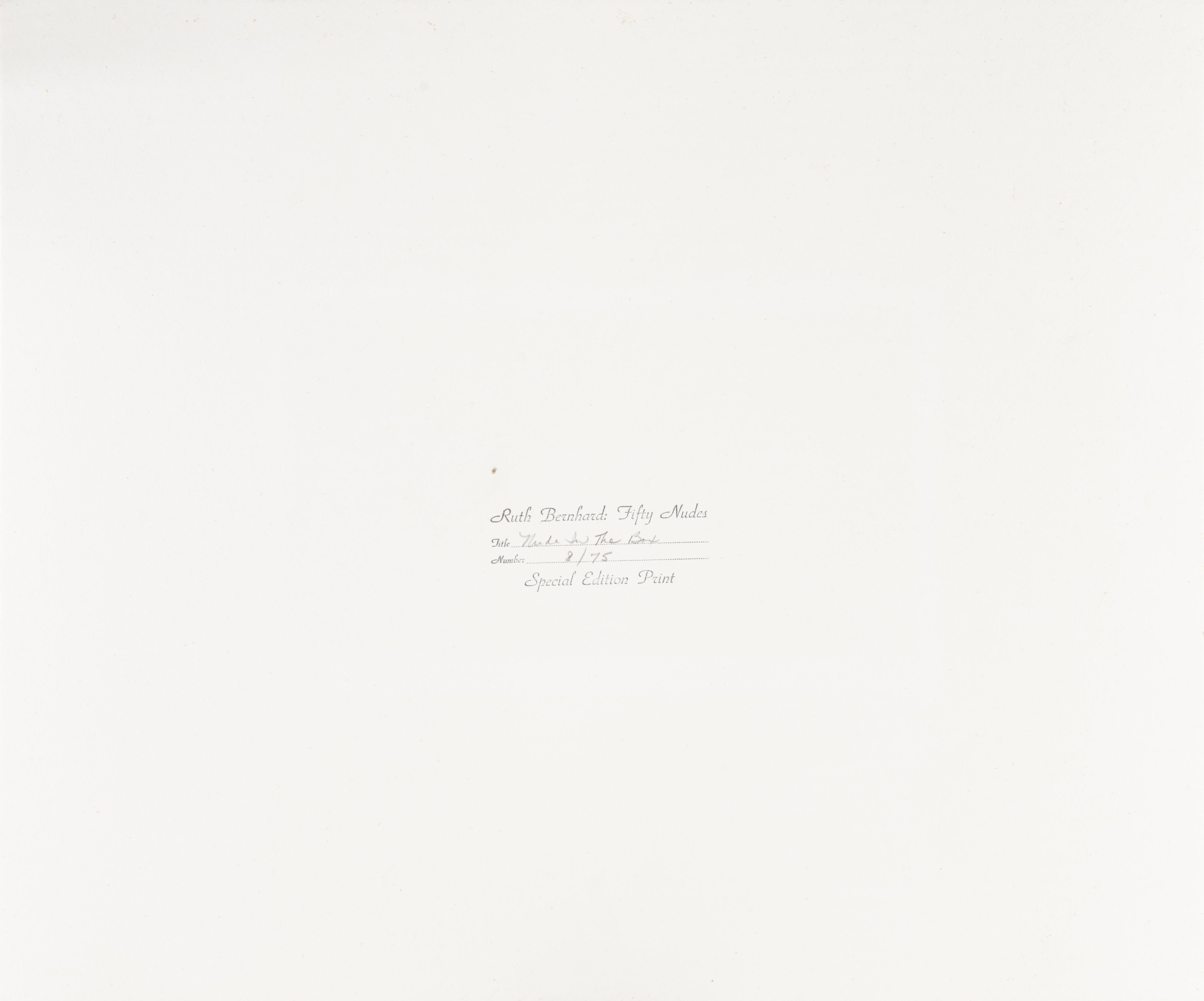 Nella scatola - Photograph Moderno di Ruth Bernhard