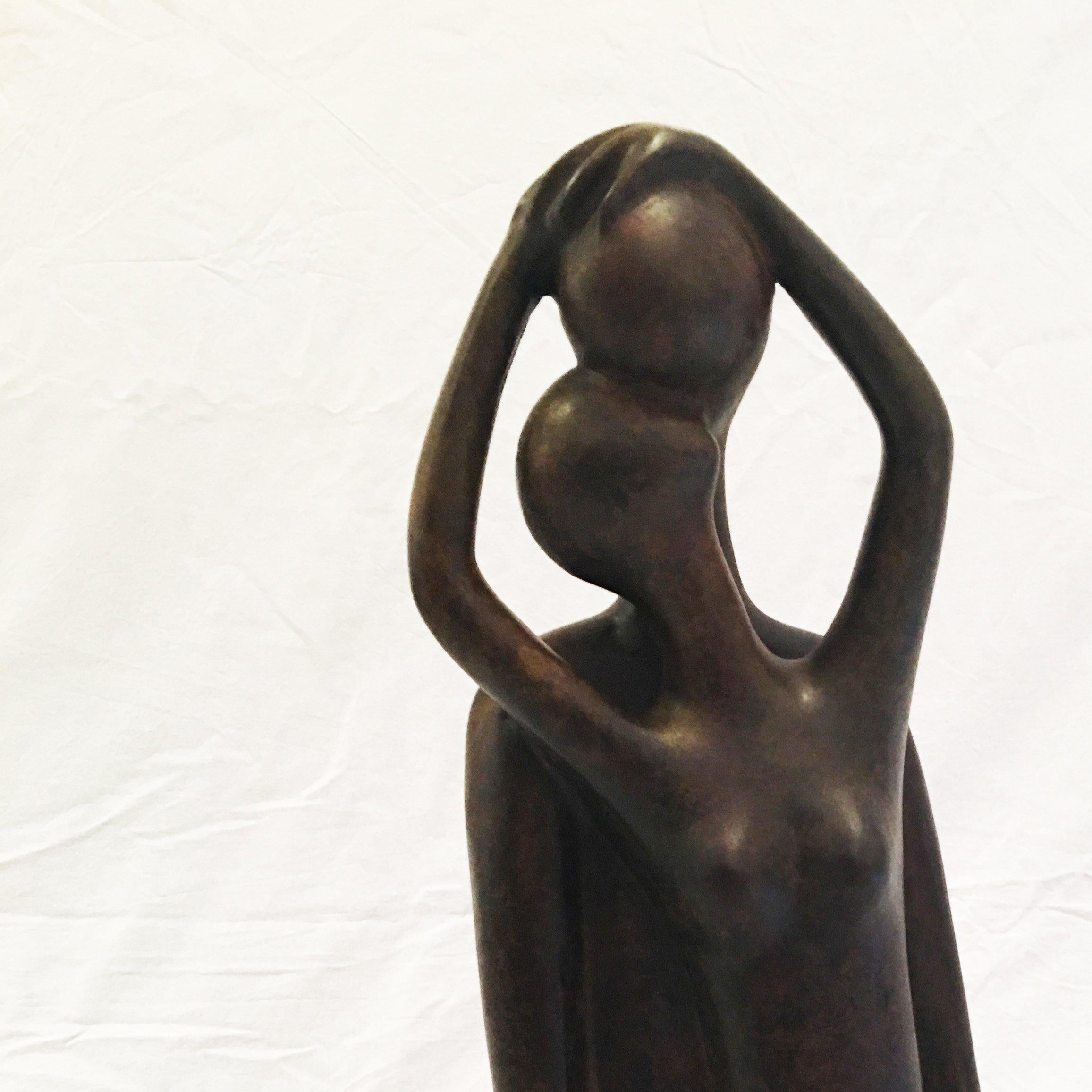 Rejoice:: Bronze-Skulptur – Auflage 9 von 15 (Gold), Figurative Sculpture, von Ruth Bloch