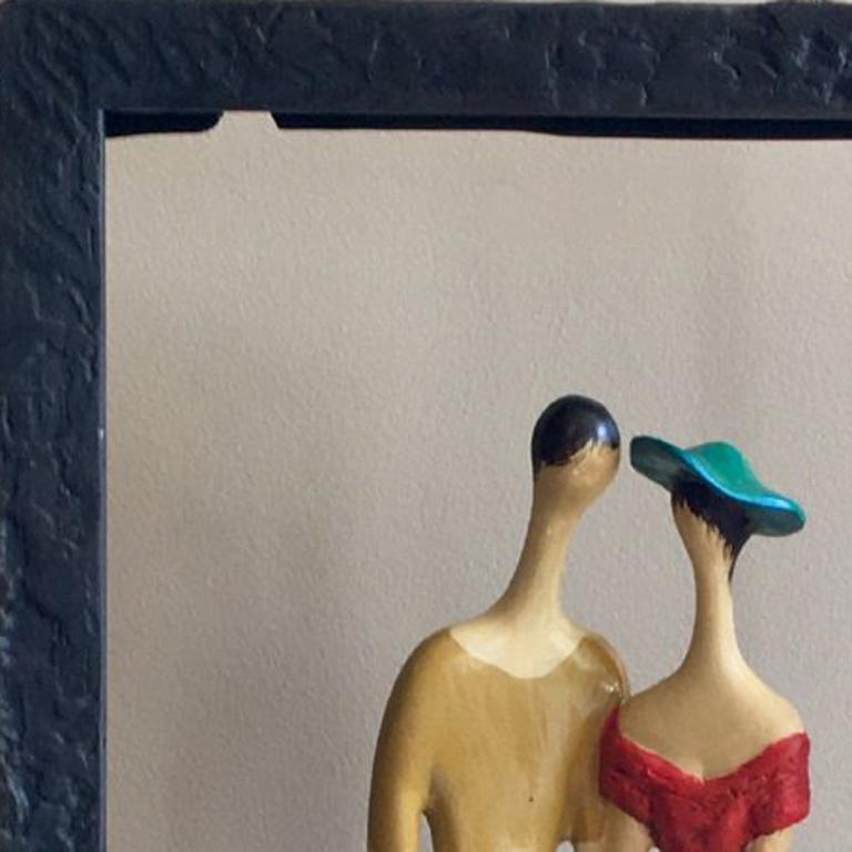 Smart Couple mit blauem Hut – Sculpture von Ruth Bloch