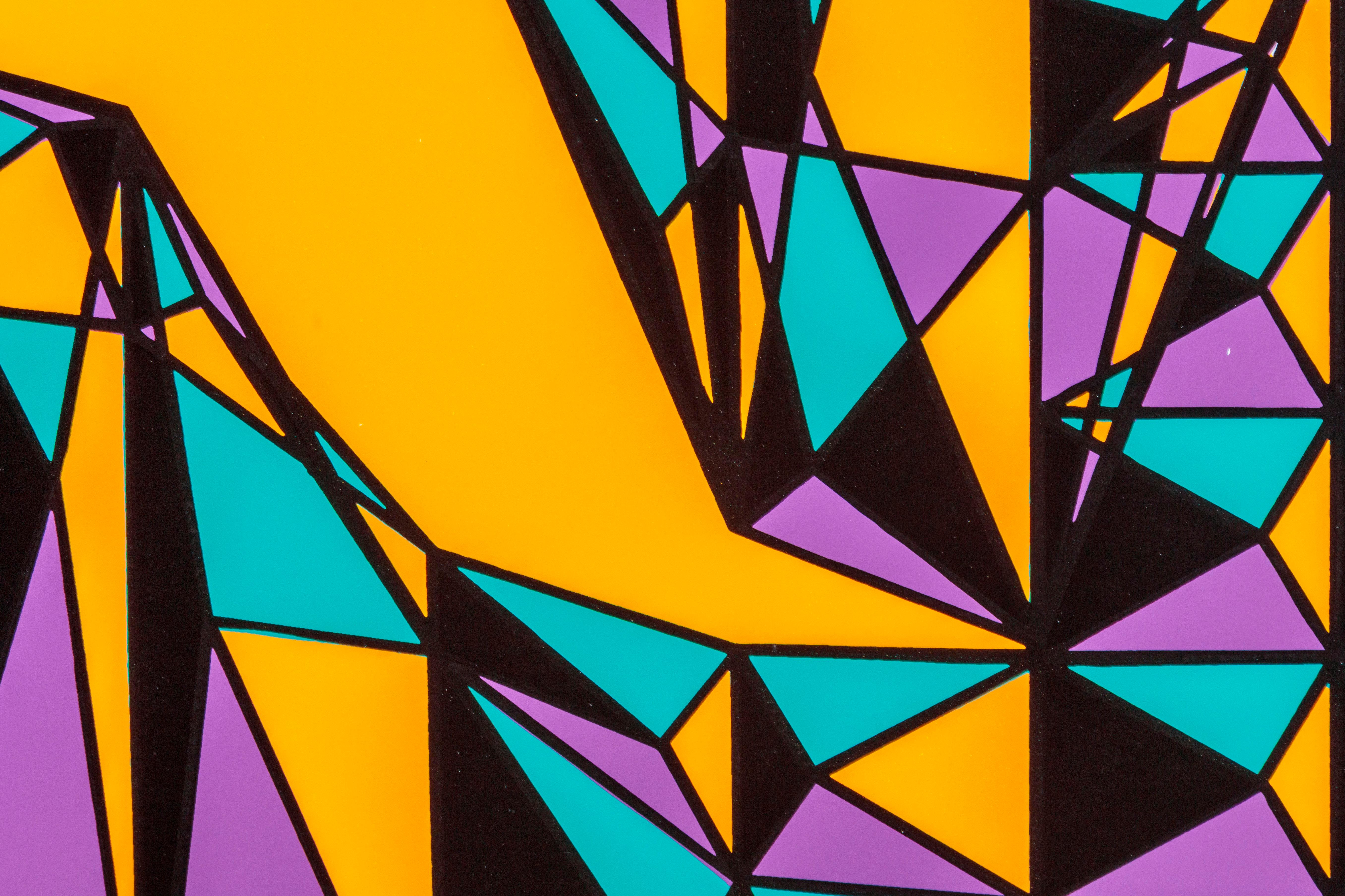 The work of Ruth Leavitt (1944, Saint Paul, Minnesota) employs computation to manipulate and alter abstract forms by virtually stretching, rotating and deforming them across three axes. Her modular structures share a resemblance but are not
