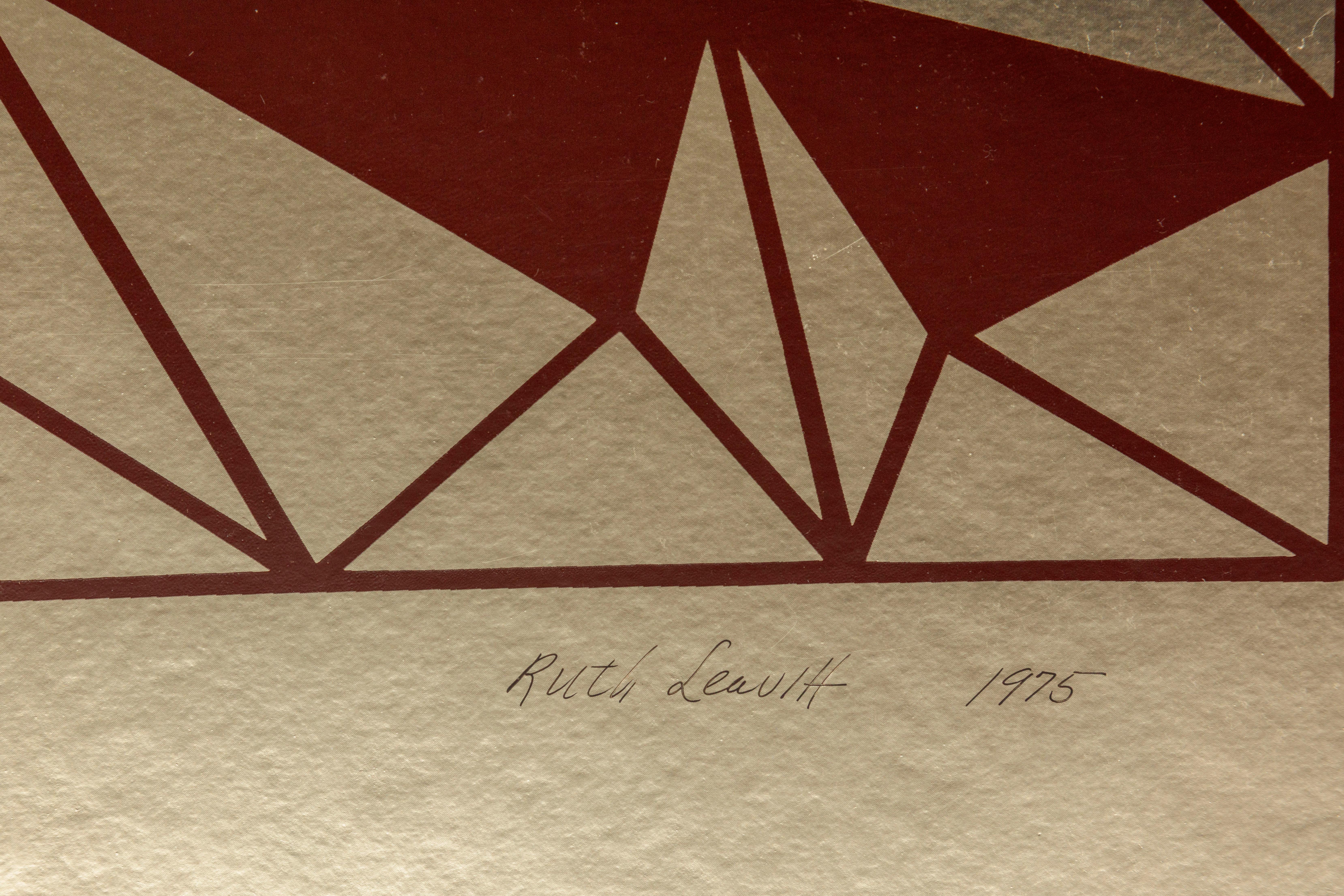 The work of Ruth Leavitt (1944, Saint Paul, Minnesota) employs computation to manipulate and alter abstract forms by virtually stretching, rotating and deforming them across three axes. Her modular structures share a resemblance but are not