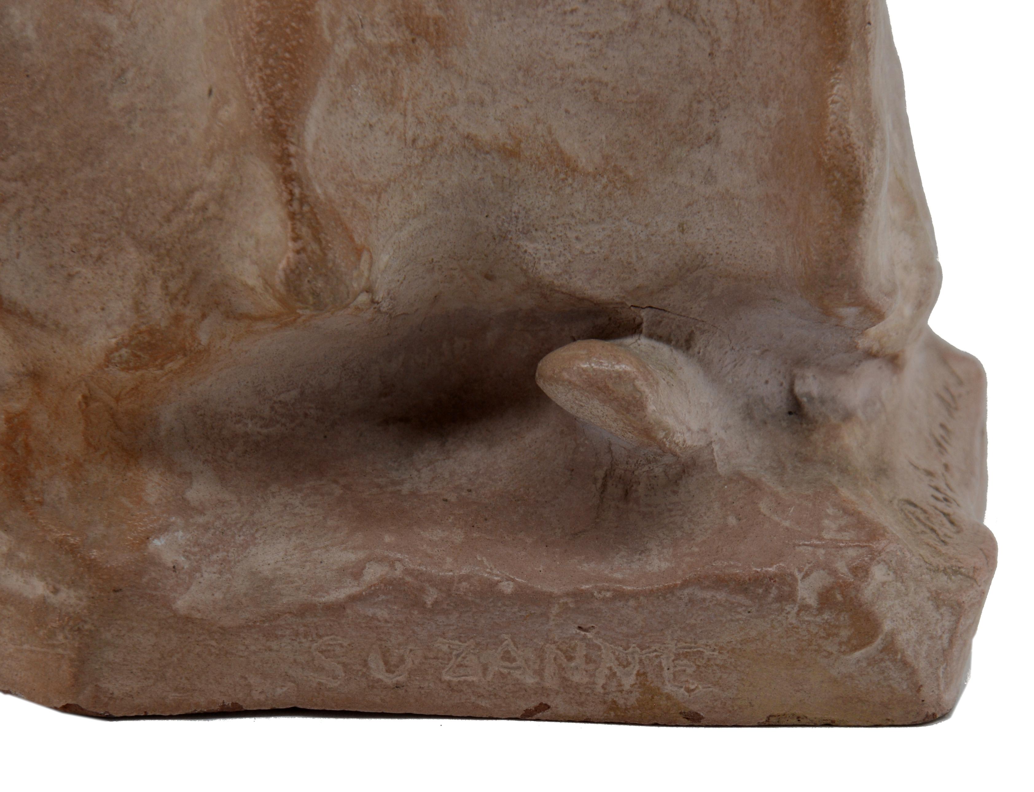Début du 20ème siècle Statue Art déco française en terre cuite de Ruth Milles, caractère breton « Suzanne », 1927 en vente
