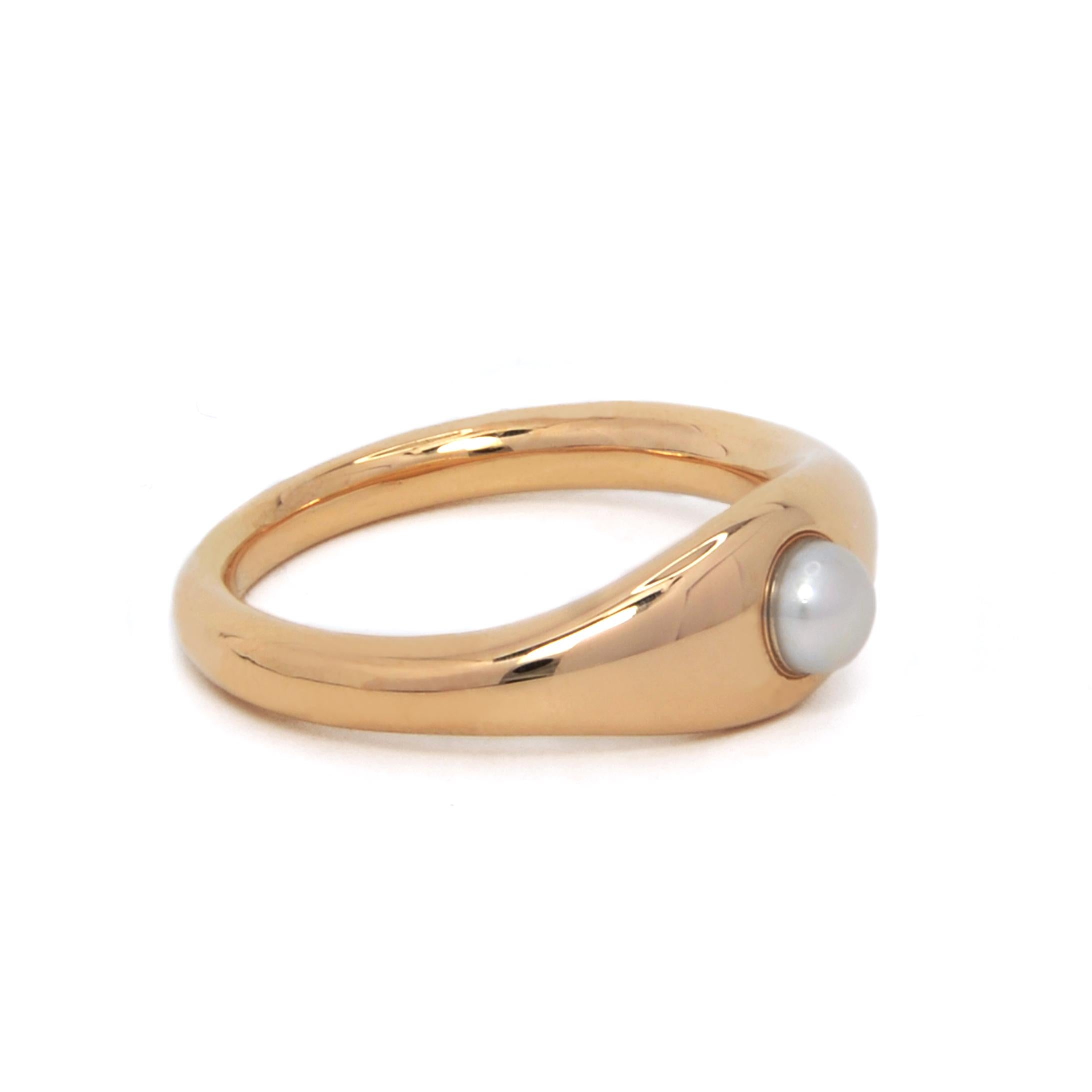 For Sale:  Ruth Nyc Lun Ring, 14k Yellow Gold and Pearl Ring 4