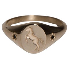 Ruth Nyc x Tea Leigh Bague Signet Pony en argent sterling avec diamants noirs