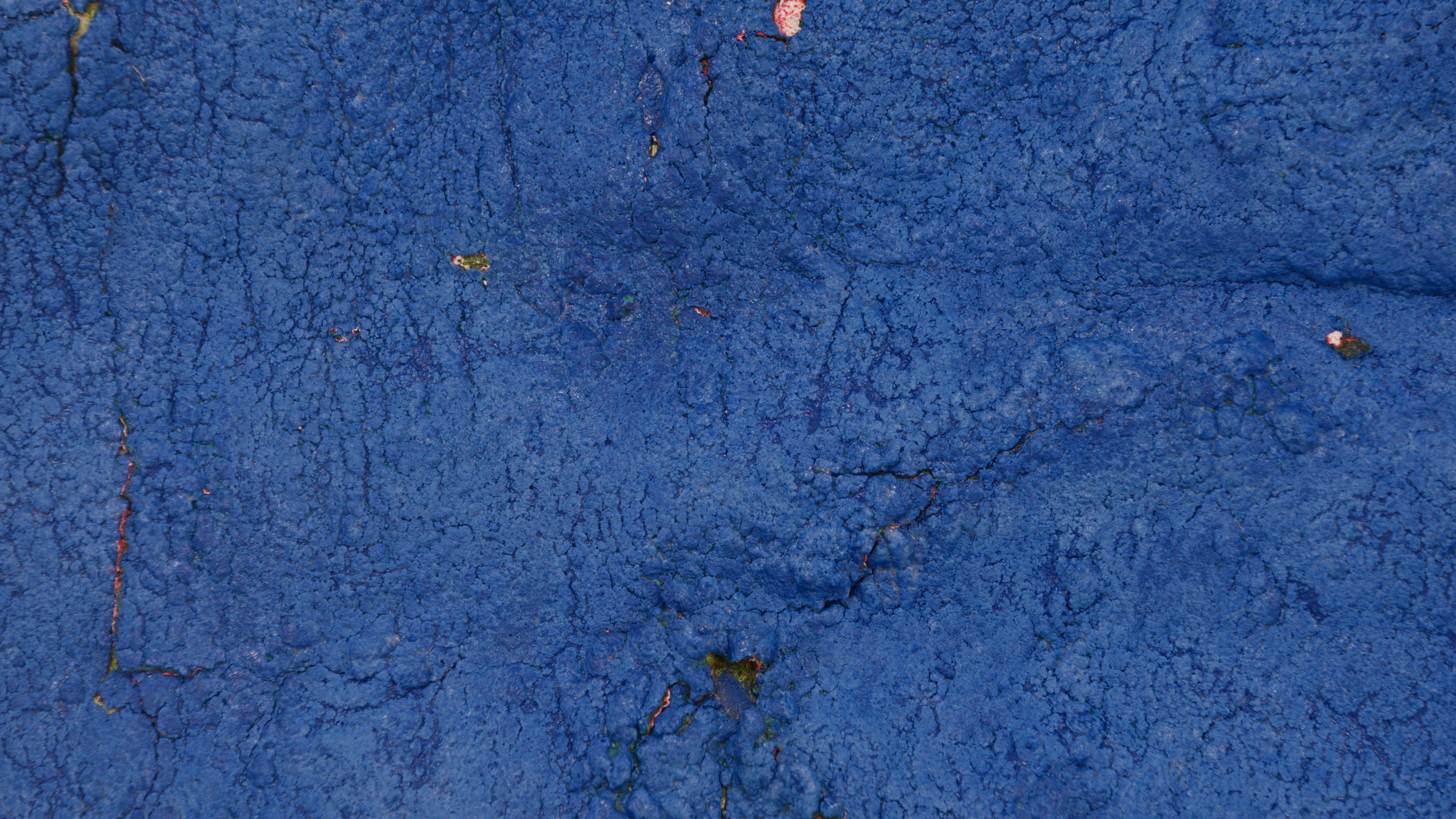 Quadro gonfiabile su tela, cotone e legno, texture delle onde e colore blu mare - Painting Contemporaneo di Ruth Vidal
