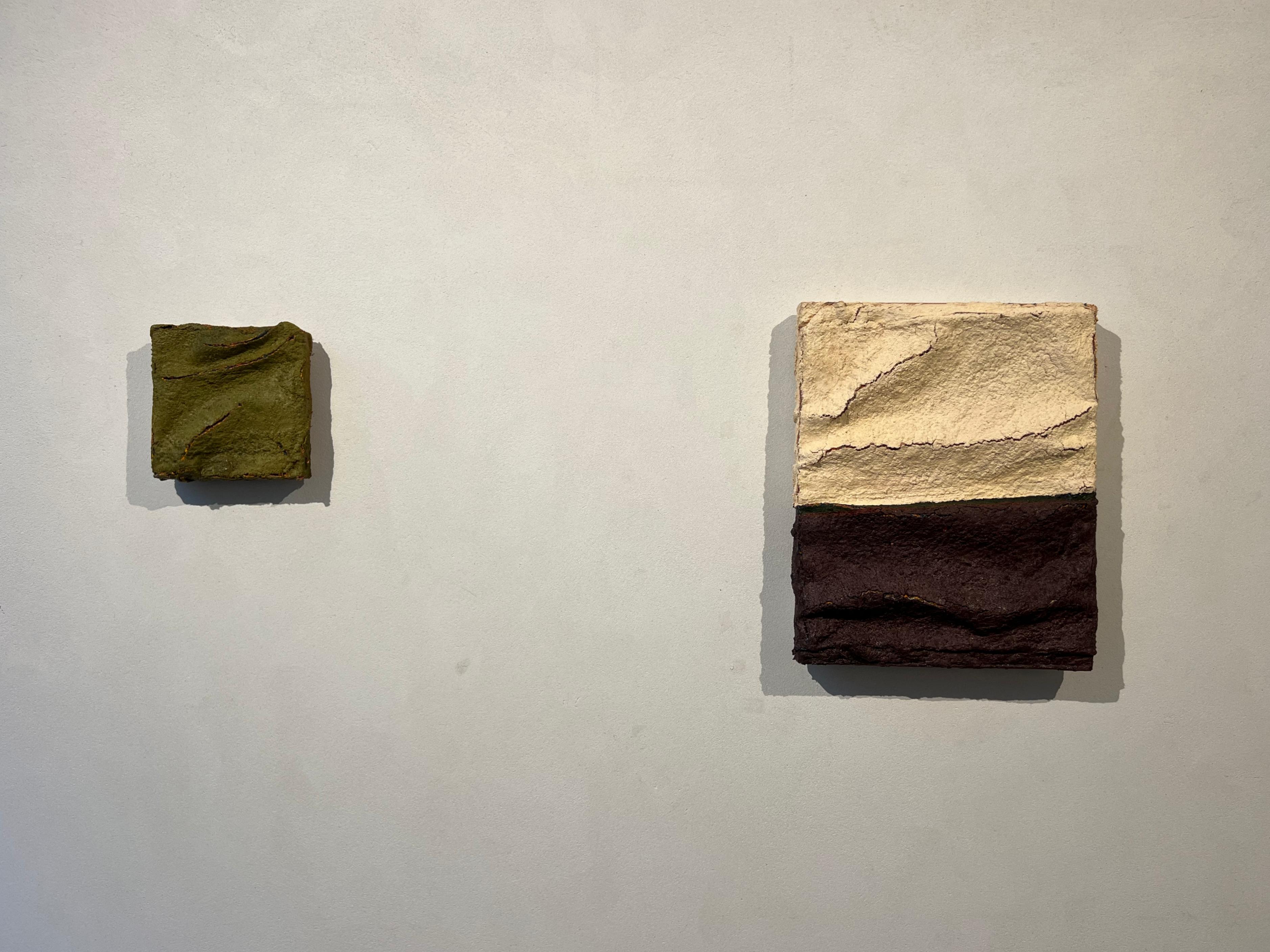 Inflatable painting on canvas, beige and earthy mountain, texture and fold piece - Contemporary Painting by Ruth Vidal