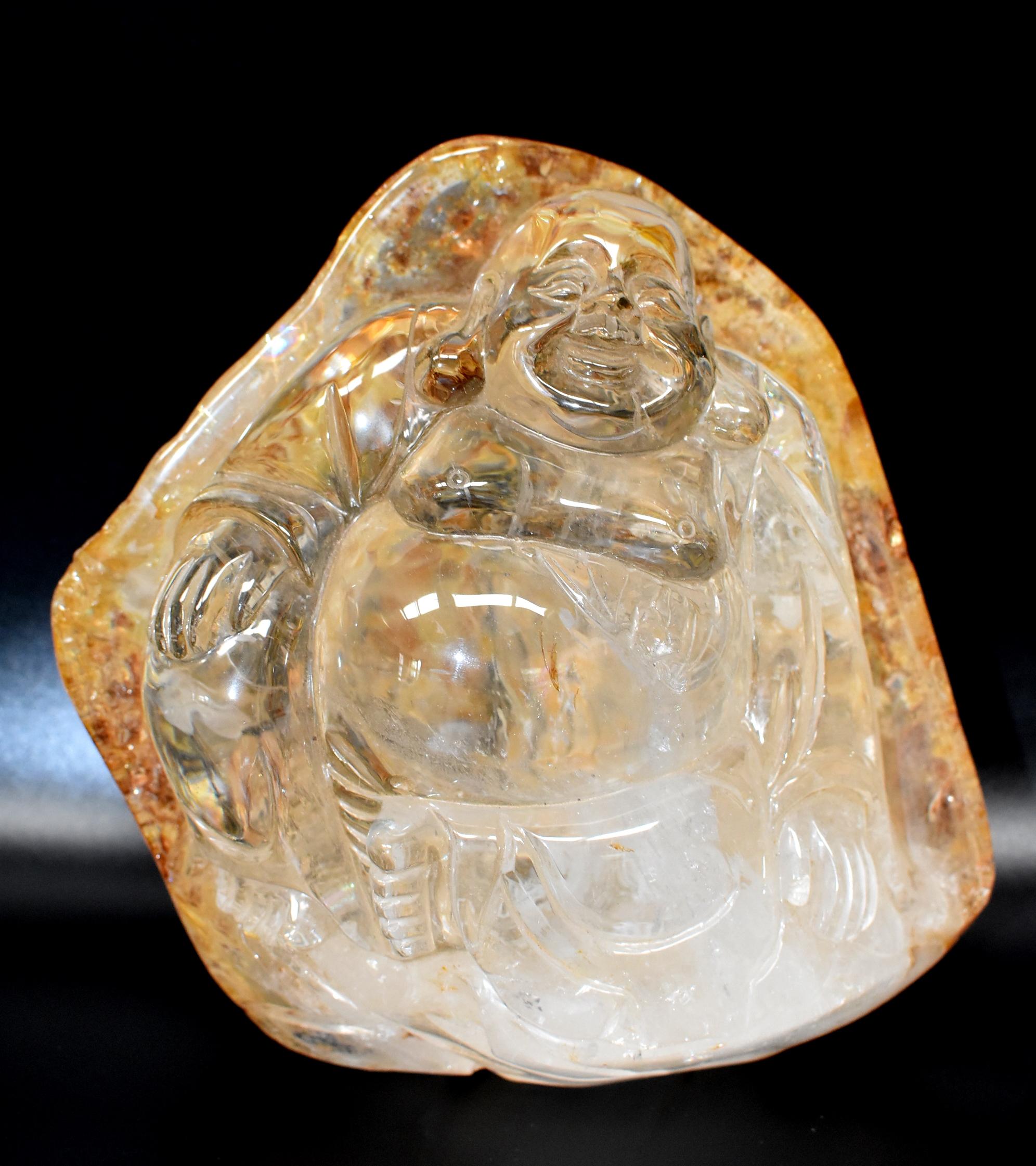 Sculpté à la main Cristal de roche Rutile d'or Happy Buddha 7 lb en vente