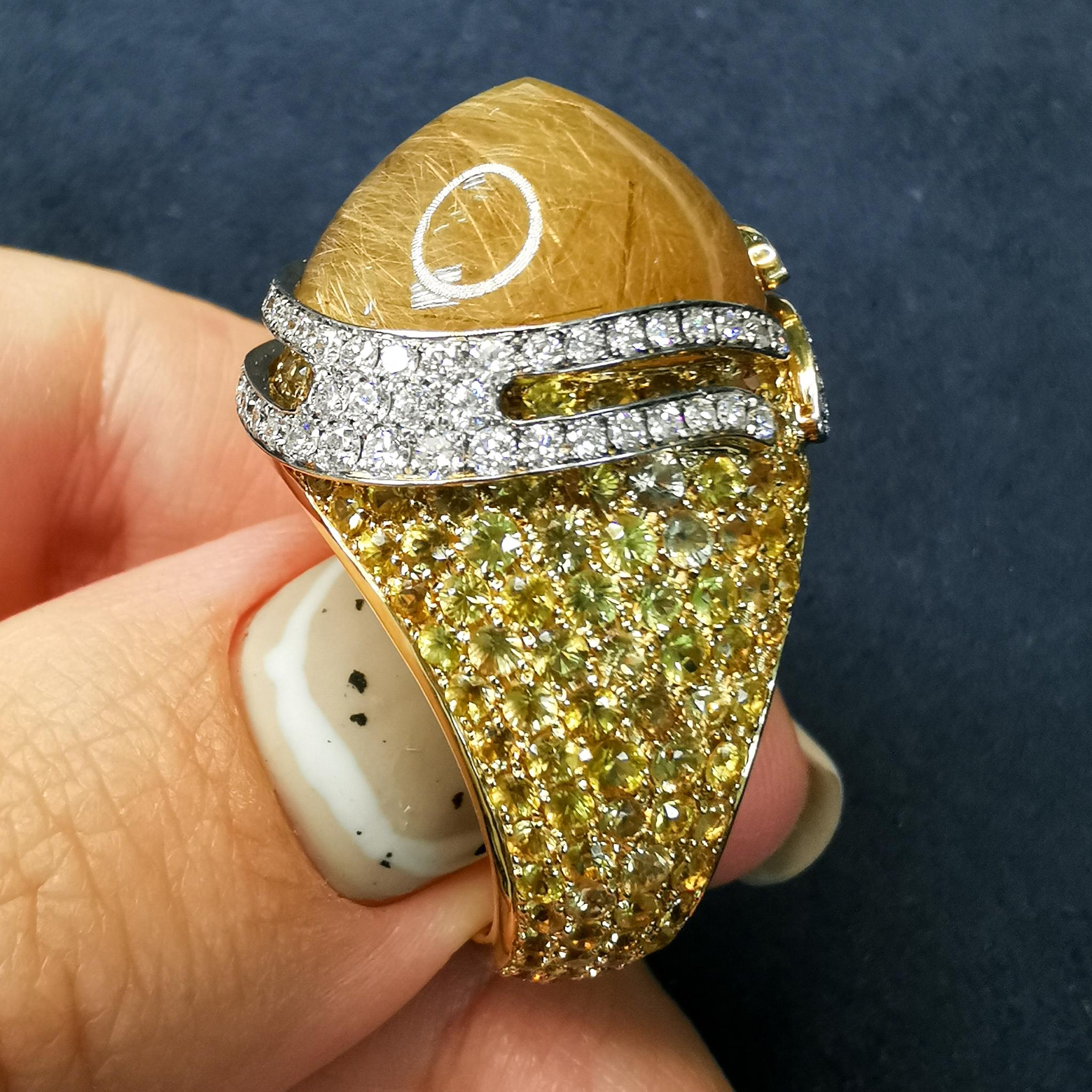 Rutilated Quartz 27.74 Carat Sapphires Diamonds 18 Karat Yellow Gold Fuji Ring In New Condition For Sale In Bangkok, TH