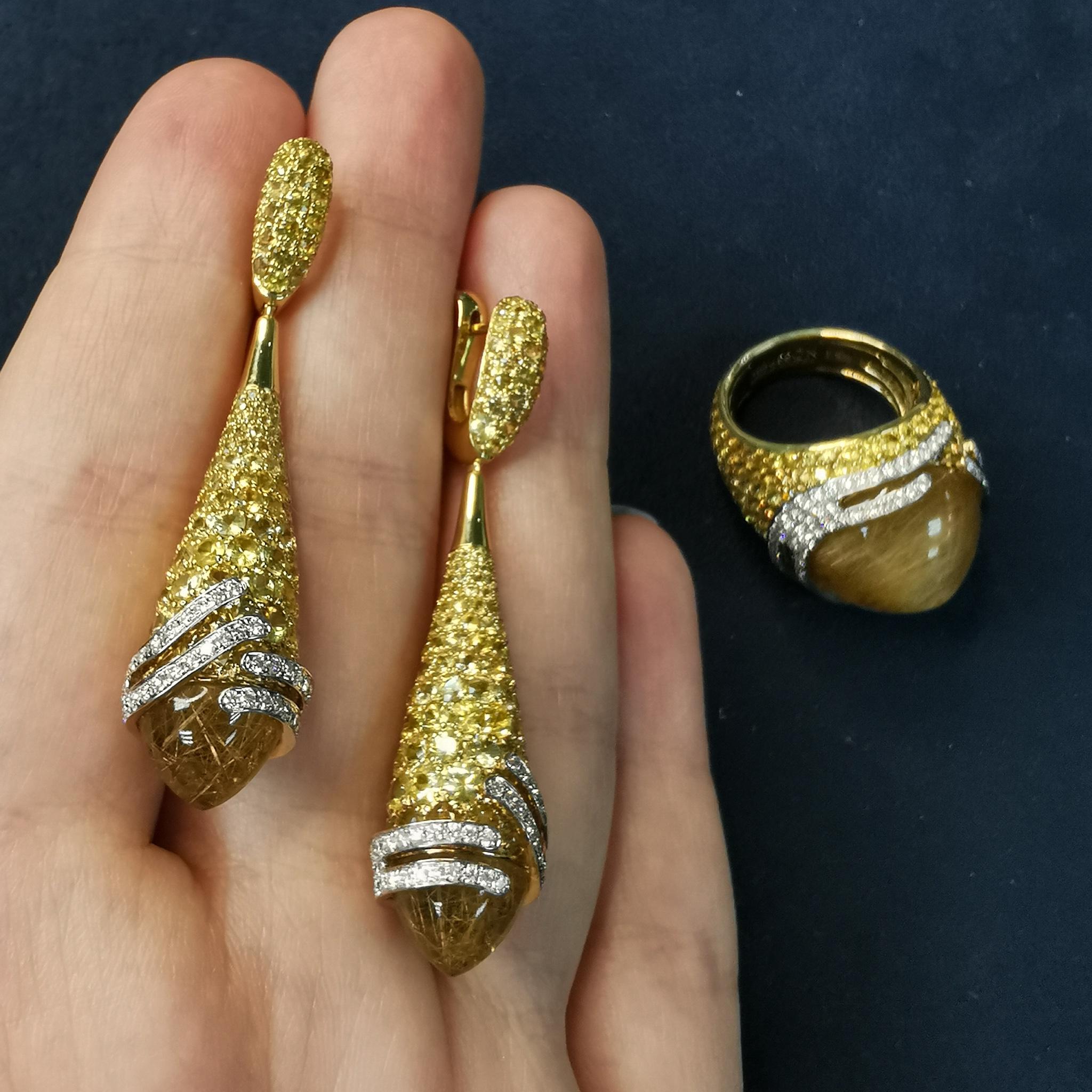Rutilated Quartz 7.54 Carat Sapphire Diamonds 18 Karat Yellow Gold Fuji Earrings In New Condition For Sale In Bangkok, TH