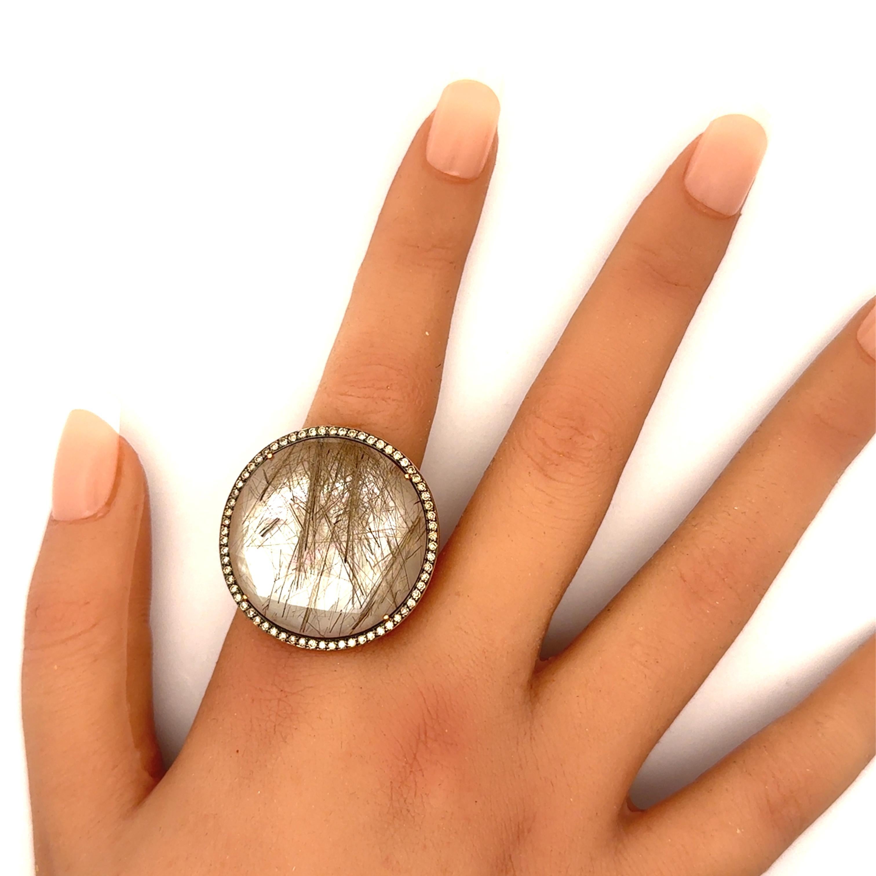 De las mujeres Anillo de cóctel de oro rosa de 18 quilates con diamantes y nácar de cuarzo rutilado en venta