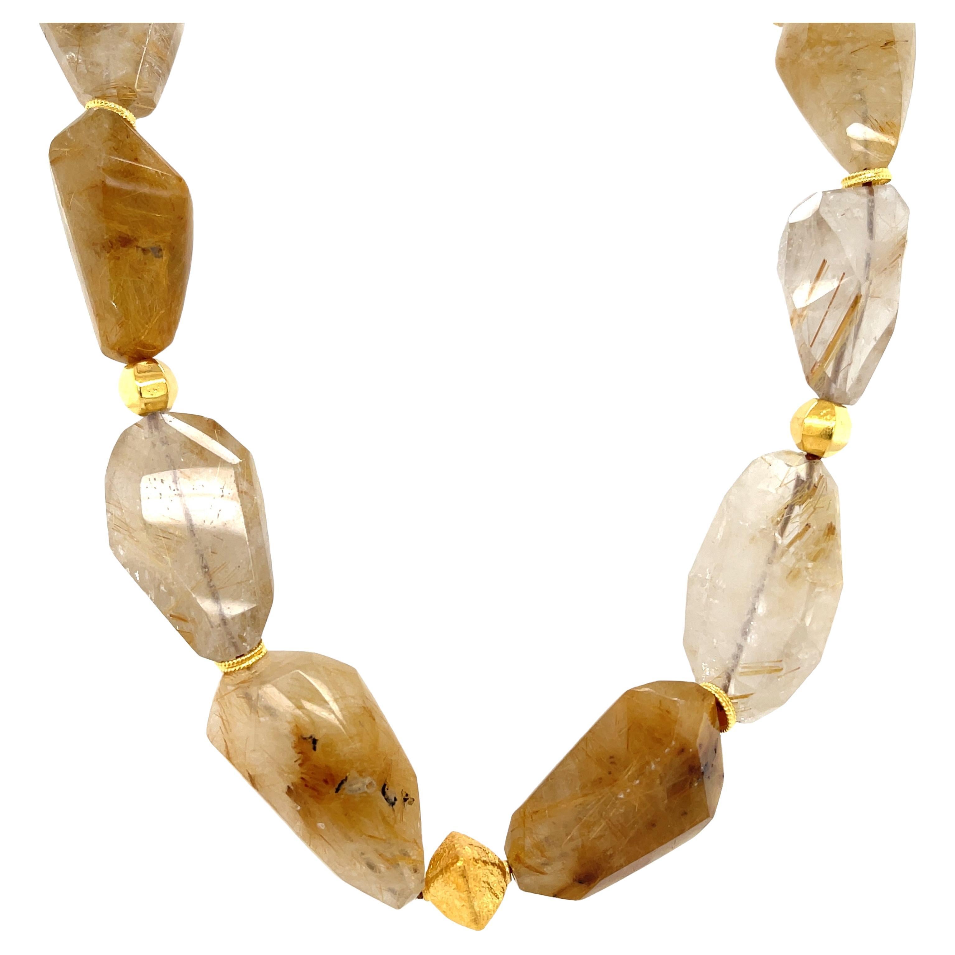 Nekclace en perles de quartz rutile avec accents en or jaune, 18 pouces en vente
