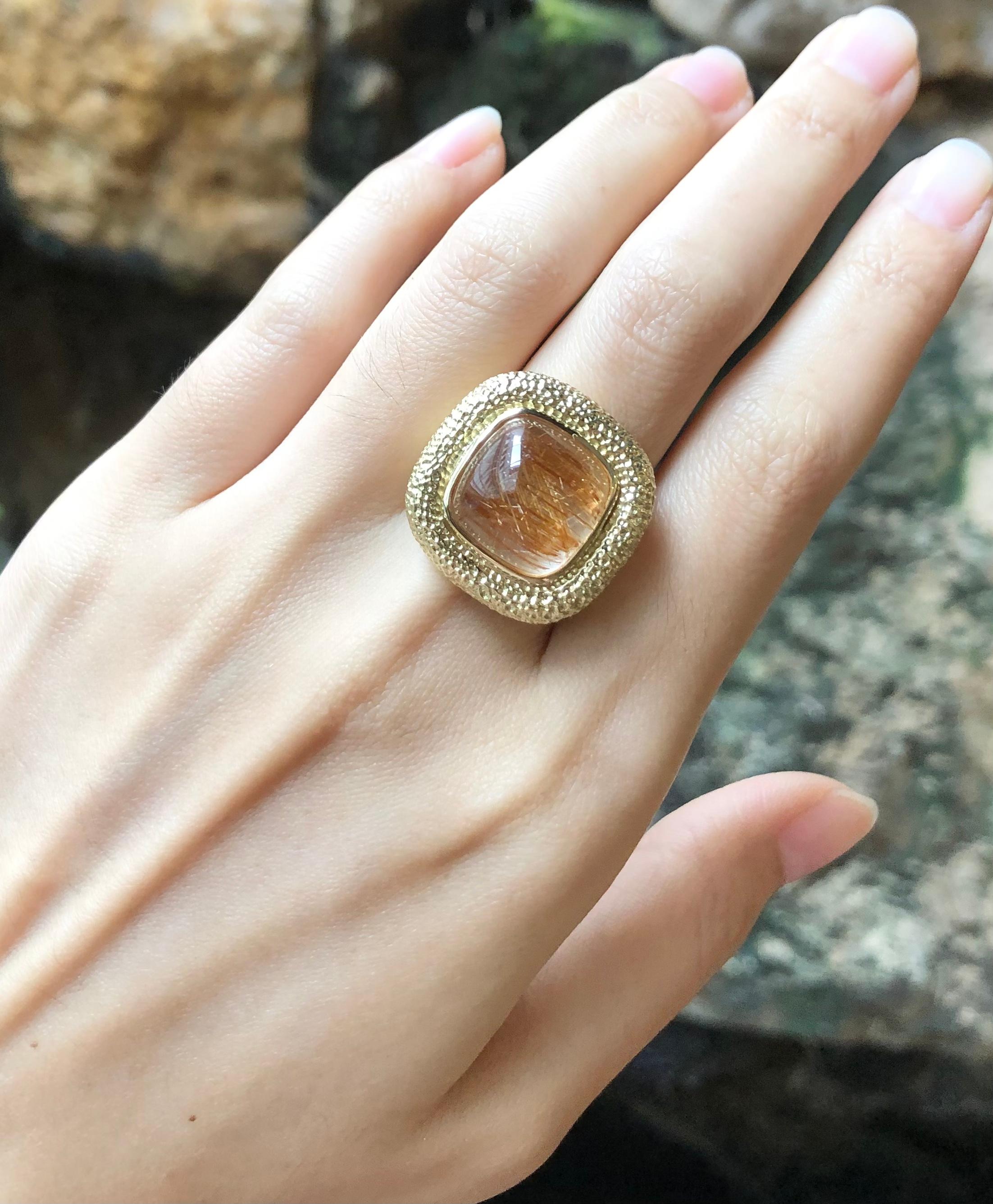 Rutilated Quartz Ring Set in 18 Karat Gold Settings In New Condition For Sale In Bangkok, TH