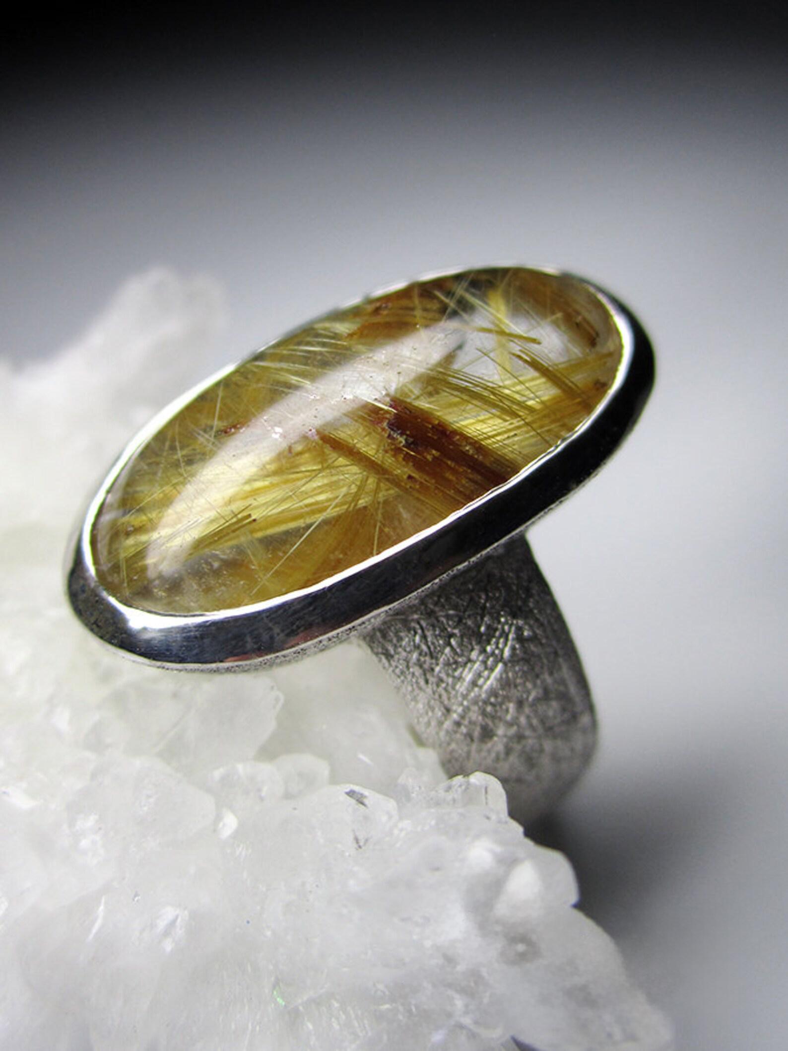 Rutilated Quartz Scratched Silver Ring Venus Hair Golden Yellow Star Gemstone In New Condition For Sale In Berlin, DE