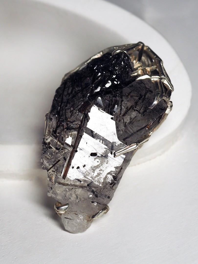 Silver pendant with natural Rutilated Quartz
quartz origin - Brazil
quartz measurements - 0.71 х 1.02 х 1.61 in / 18 х 26 х 41 mm
pendant weight - 18.79 grams
pendant length - 1.85 in / 47 mm
Crystals collection