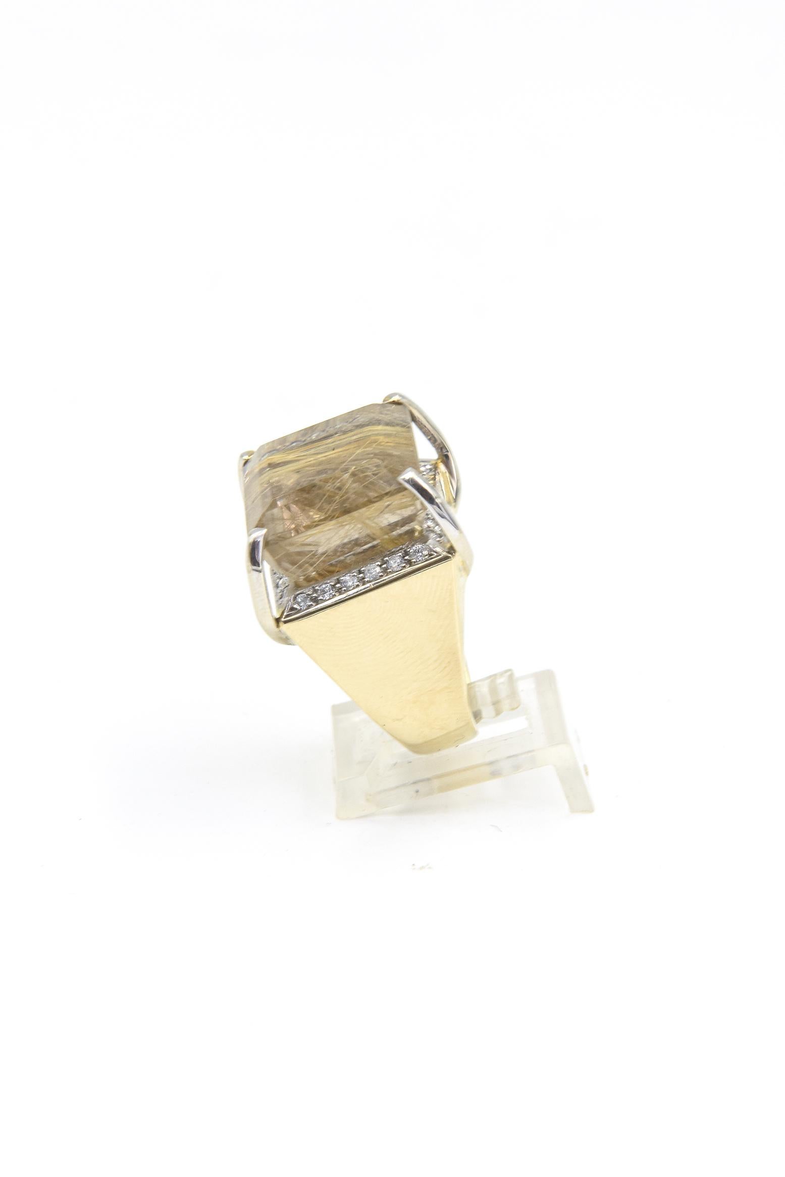 Rutilated Quartz Yellow 14 Karat Gold Cocktail Ring In Good Condition For Sale In Miami Beach, FL