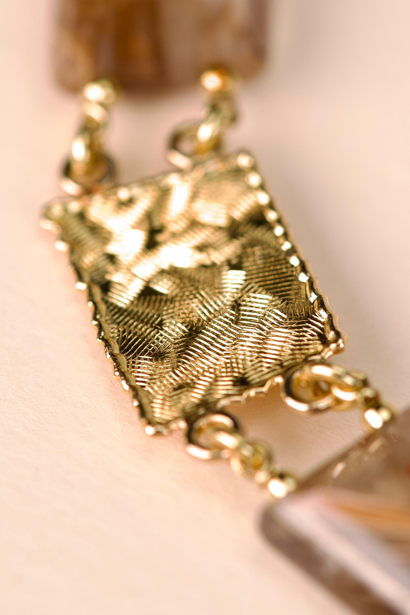 Collier en or jaune avec quartz rutilé en vente 1