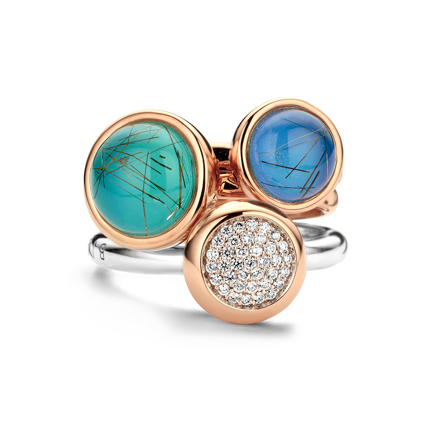 Moments ring in 18ct pink gold with rutile quartz, azurro agate and a signature diamond (0,01 ct)

Reference: 20R119Rrutagazzmp
Stone combination: rutile quartz, azurro agate
Diamond: 0,01 ct

Please note that this ring has a delivery time of 1 to 2