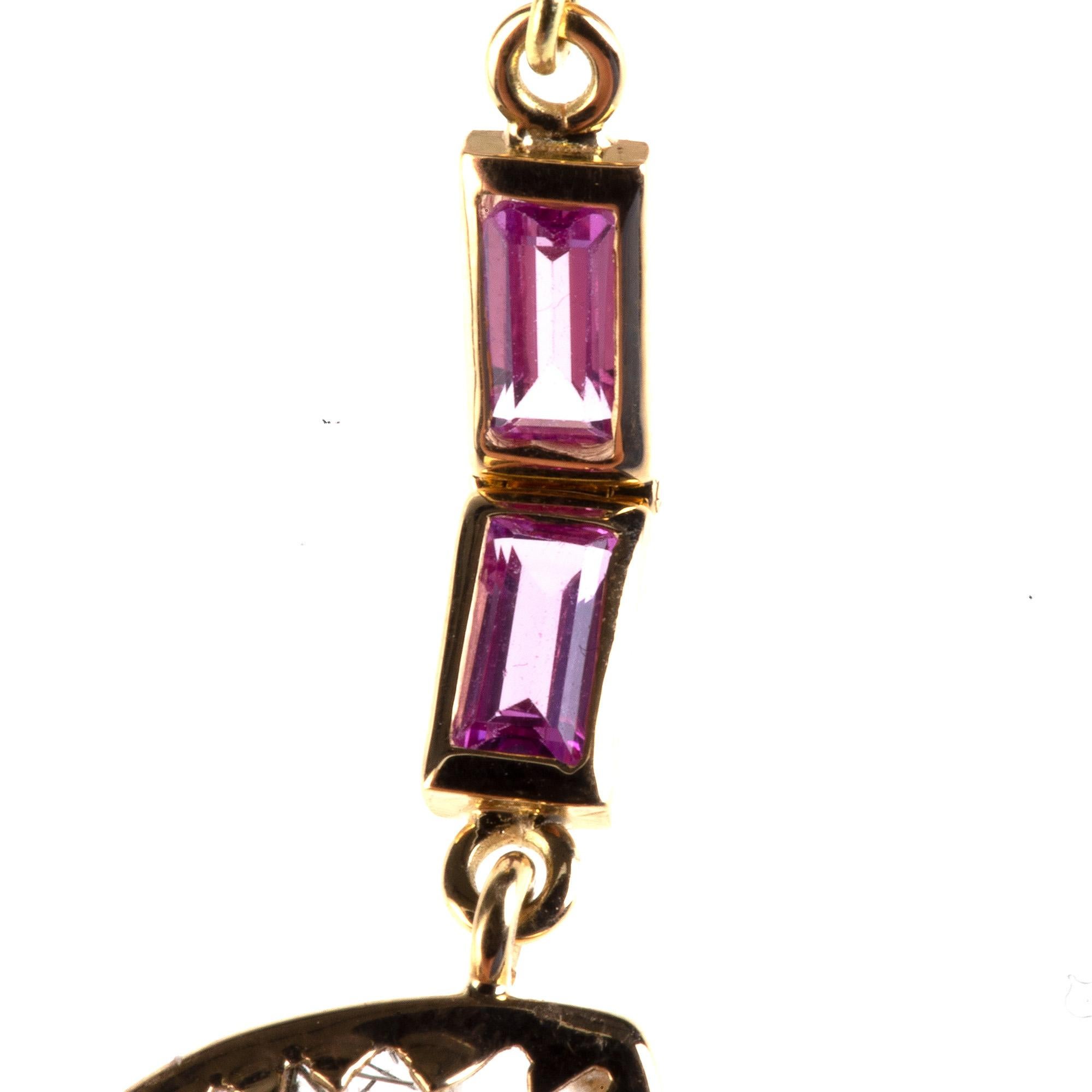 Artisan Boucles d'oreilles en or 18 carats avec quartz rutile, tourmaline rose et baguette en vente