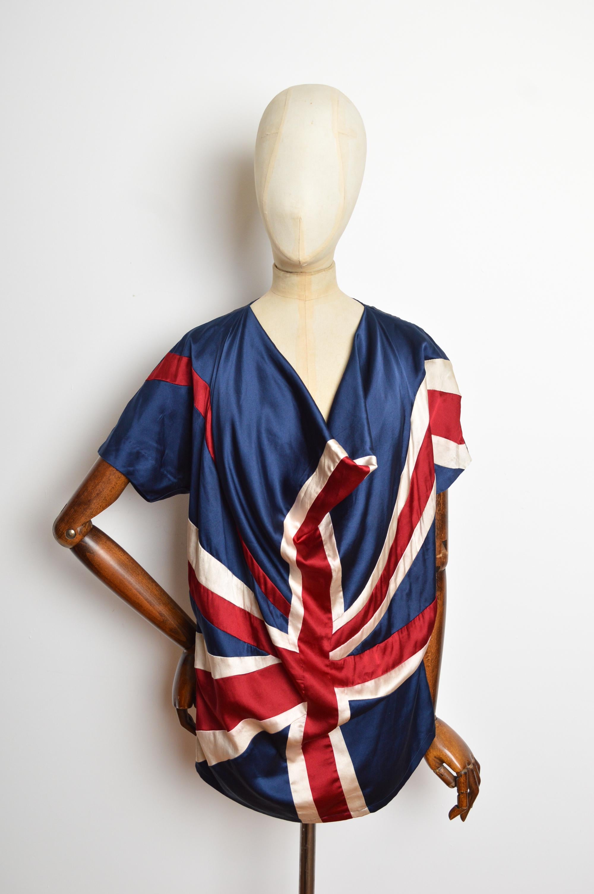 Tunica con drappeggio Union Jack England Flag di Rützou 2000 in pura seta - off shoulder in vendita 7