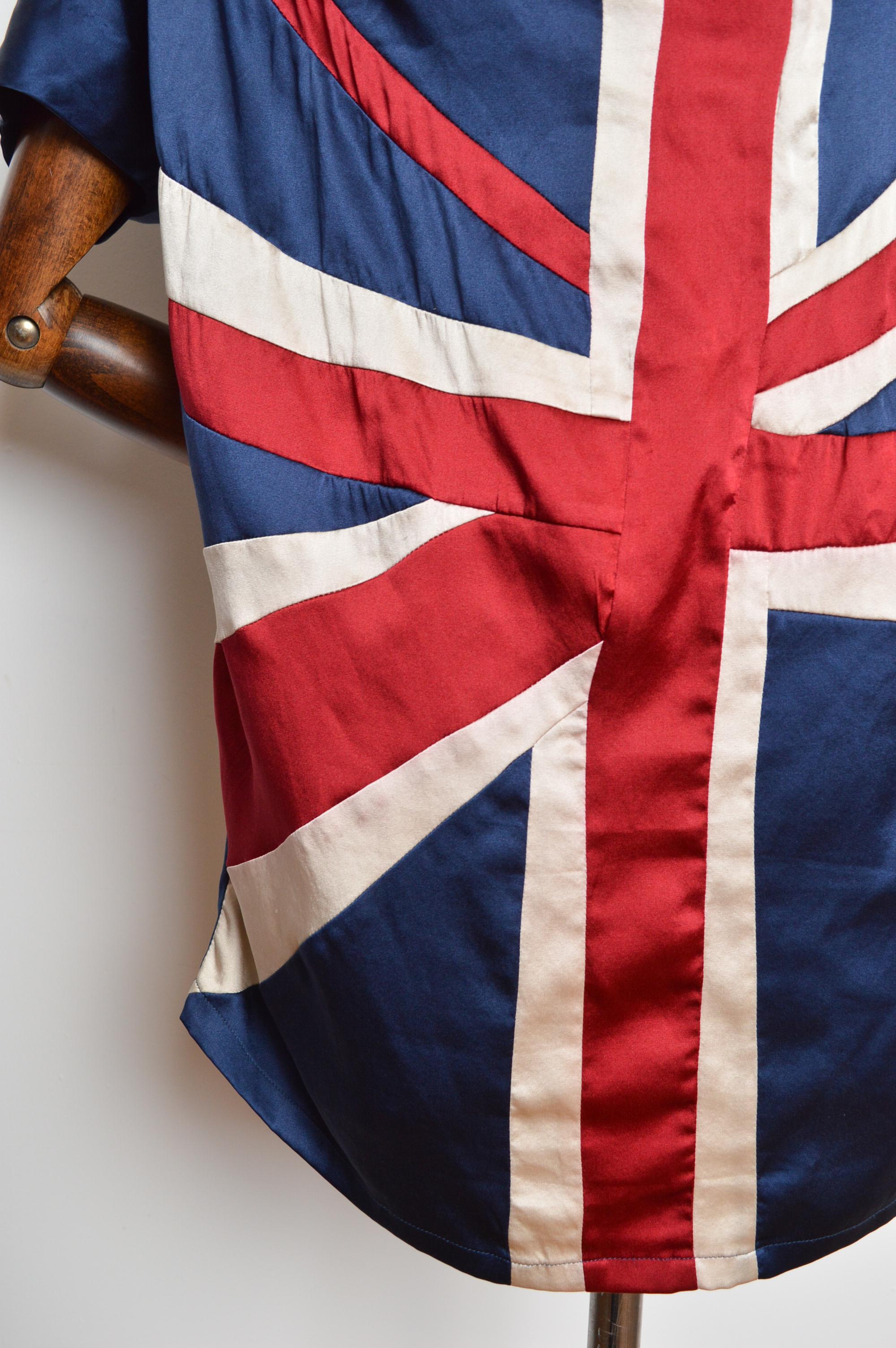 Tunica con drappeggio Union Jack England Flag di Rützou 2000 in pura seta - off shoulder in vendita 1