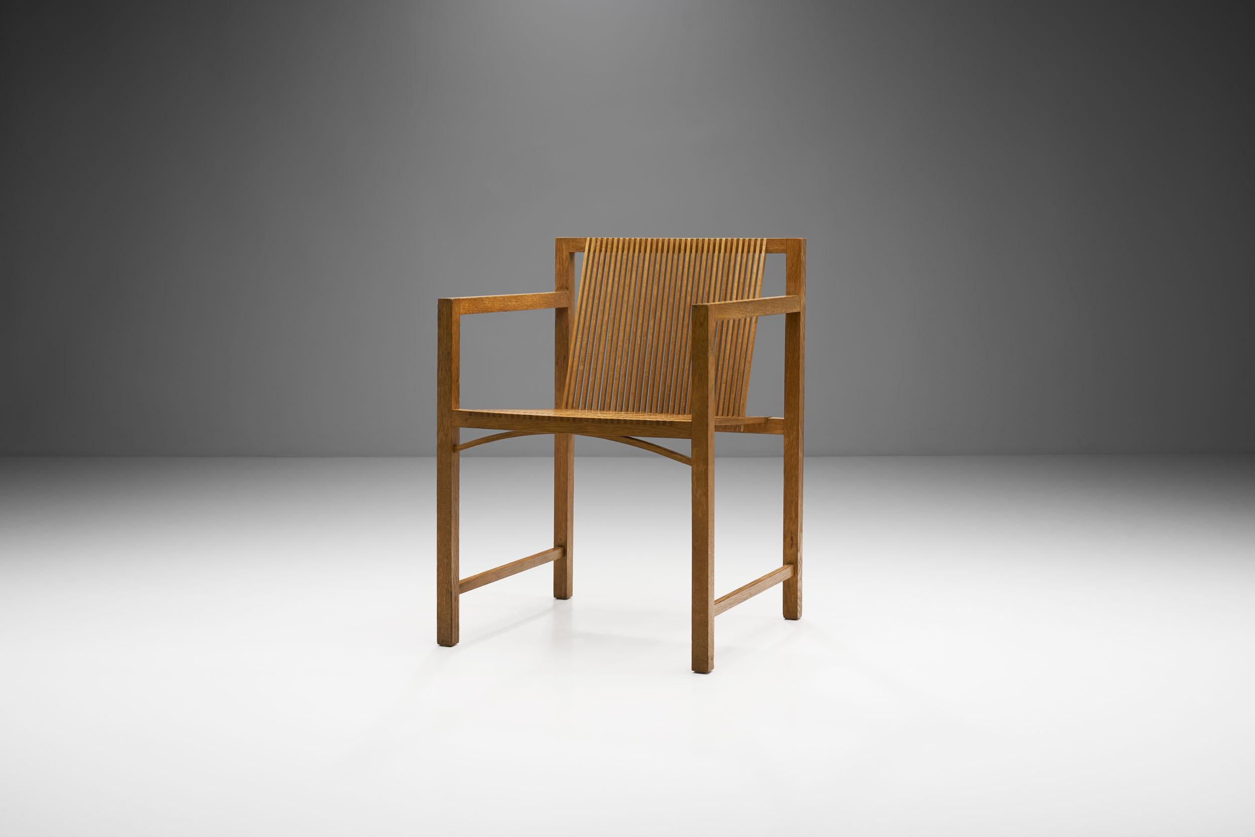Designed by Ruud-Jan Kokke, this slat chair was produced by the Dutch manufactory Spectrum, in 1986 as part of their series called “Kokke-Chairs”.

The frame is manually assembled and it is made of oak, while the resilient slats are made of sprung