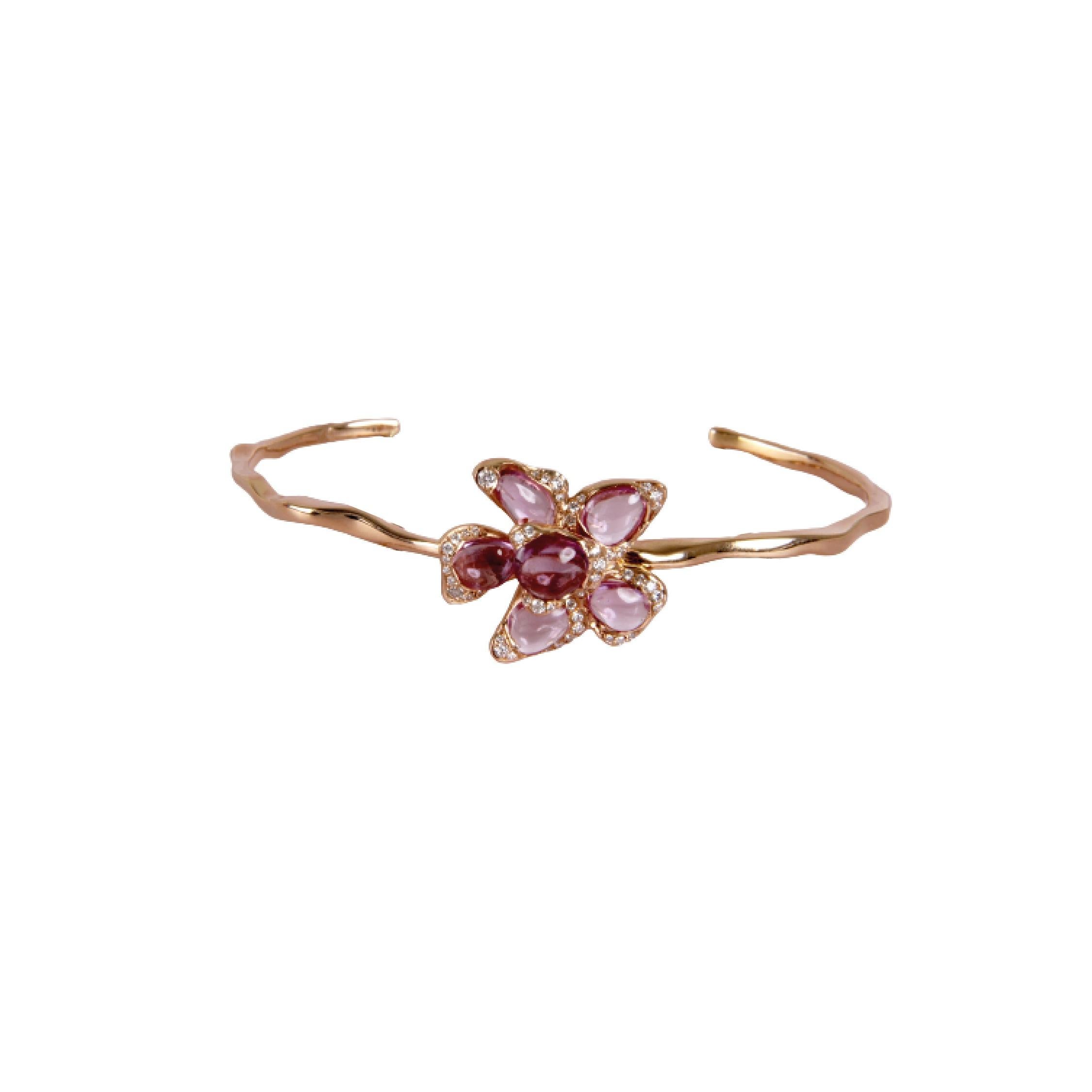 Taglio a rosa Ruwaya 18K Rose Gold Flower Pink sapphire Bangle in vendita