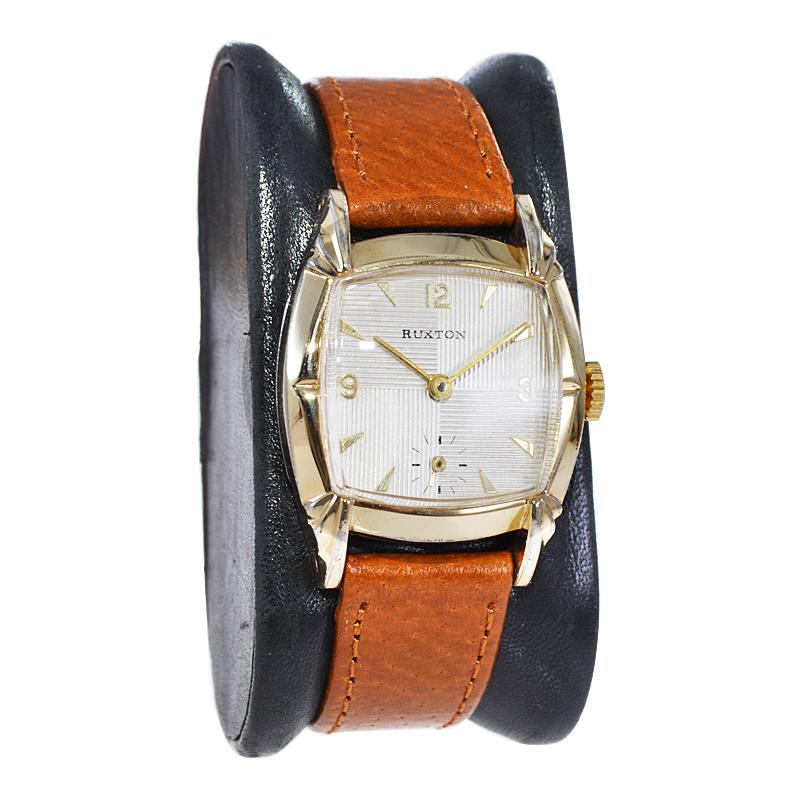 Goldgefüllte Art-Déco-Armbanduhr in Kissenform aus den 1940er Jahren von Ruxton (Art déco)