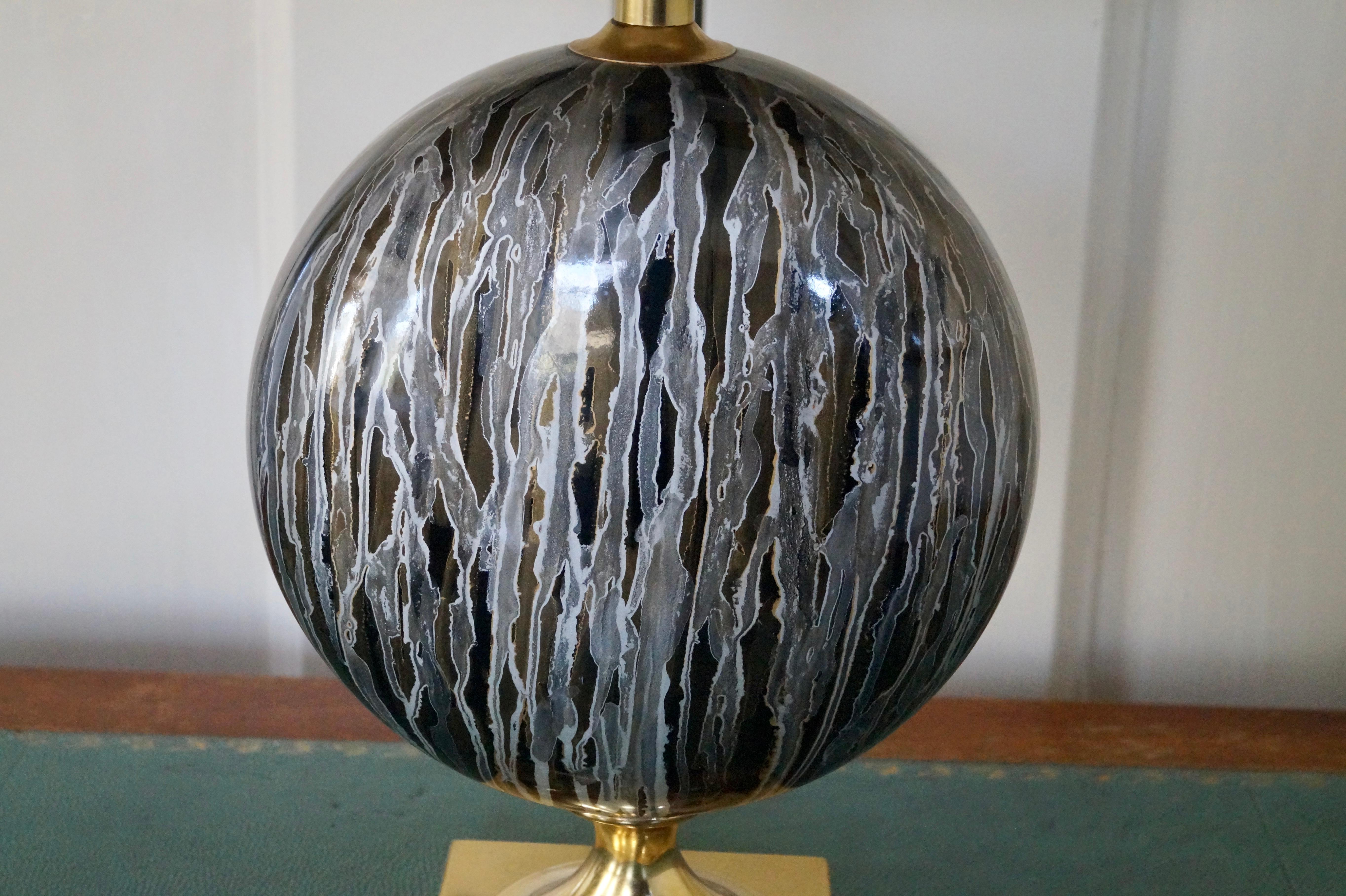 Moulage Lampe de table Ruzzo style bras en céramique hollywood regency. Italie années 1970 en vente
