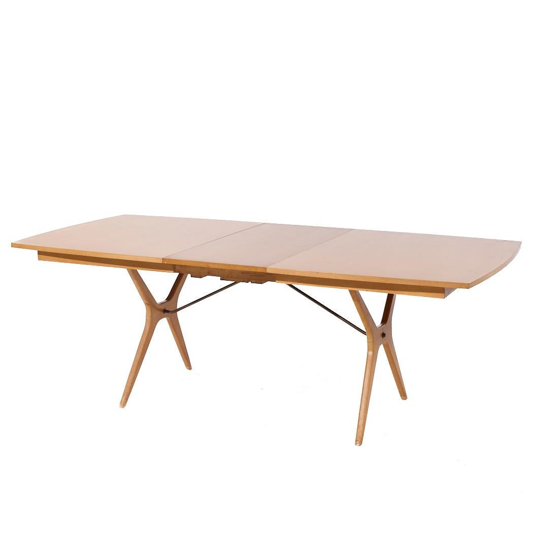 Table de salle à manger Rway du milieu du siècle dernier en noyer et laiton à rallonge avec feuilles cachées en vente 2