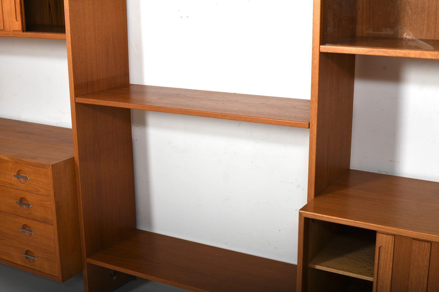 Ry-100 in Teak by Hans Wegner for Ry Møbler 1960s For Sale 2