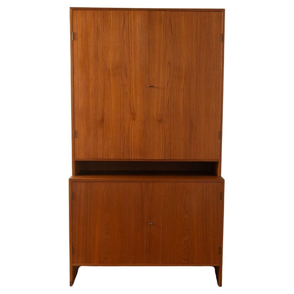 RY 16 Comò, Hans J. Wegner in vendita