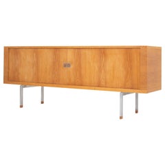 RY 25 by Hans J. Wegner