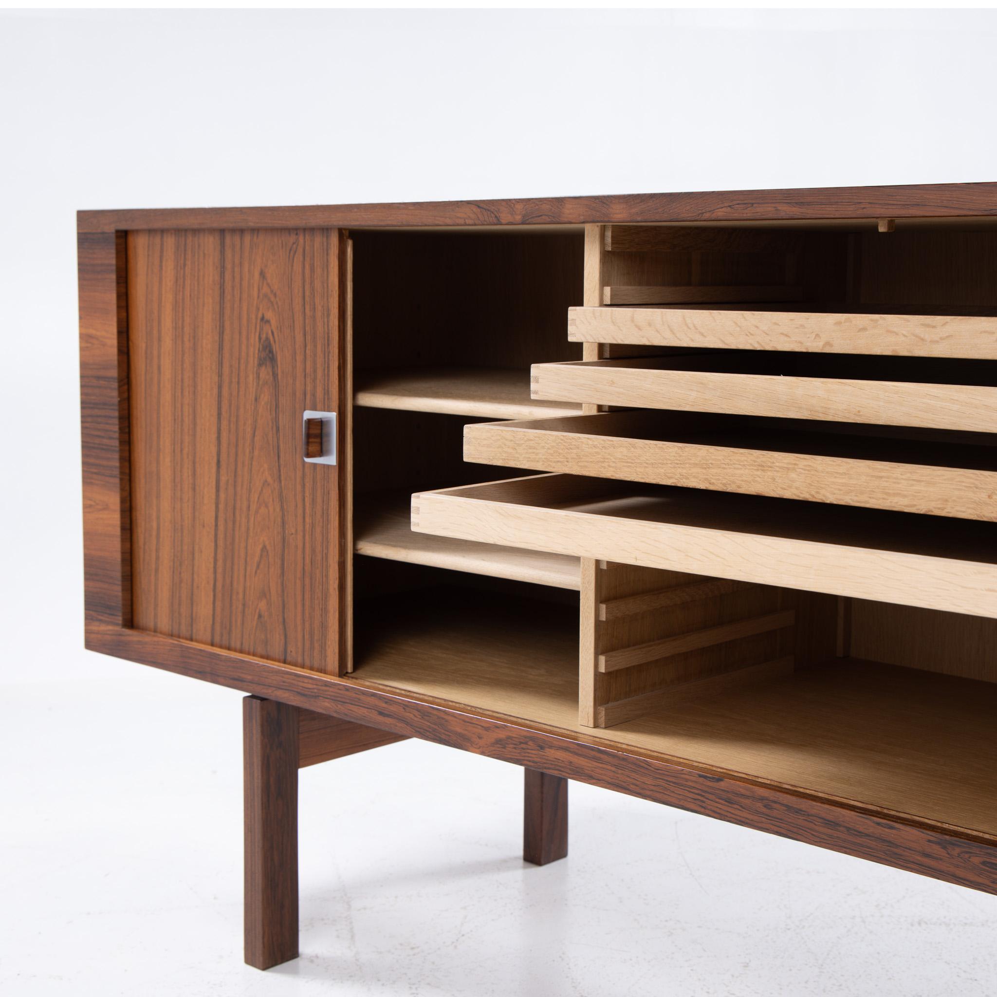 Danish RY 25 - Sideboard in brazilian Rio-rosewood