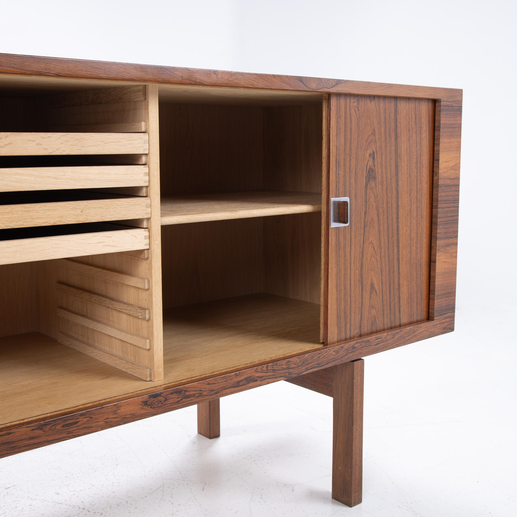 RY 25 - Sideboard in brazilian Rio-rosewood In Good Condition In Copenhagen, DK