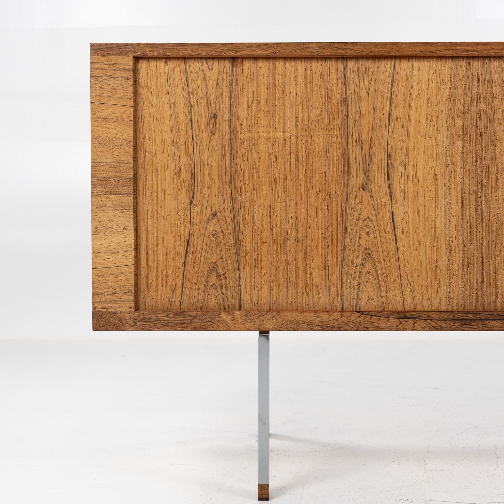 Mid-Century moderno Credenza (RY25) in palissandro brasiliano di Hans J. Wegner in vendita