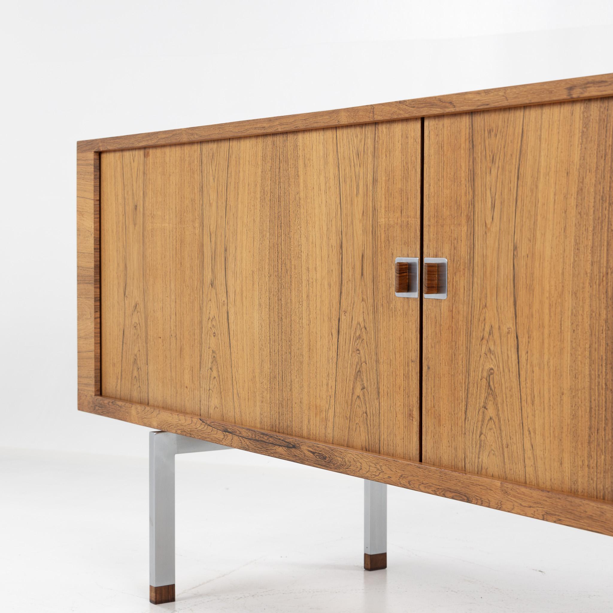 XX secolo Credenza (RY25) in palissandro brasiliano di Hans J. Wegner in vendita