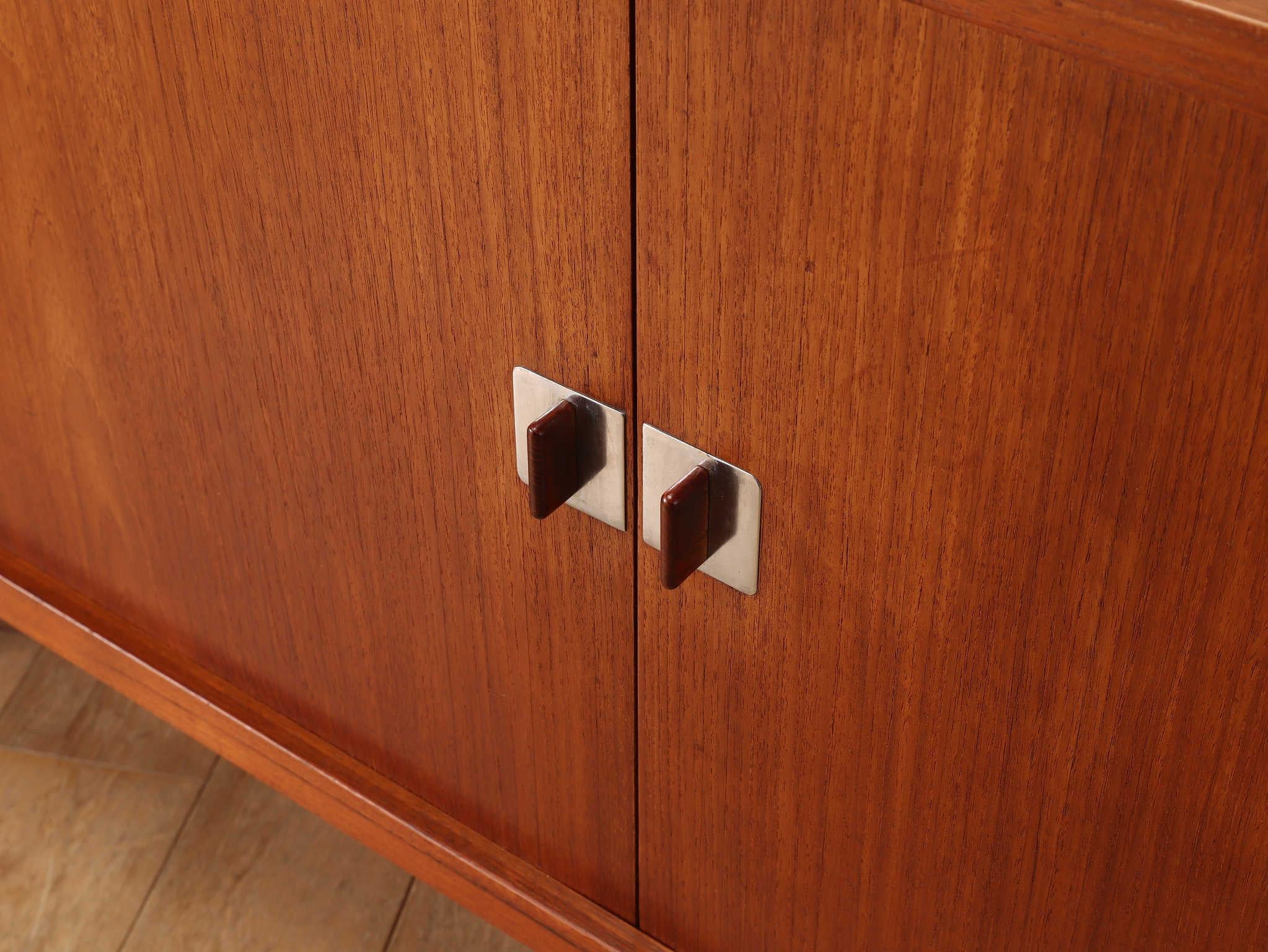 RY 25 sideboard in teak by Hans J. Wegner 7