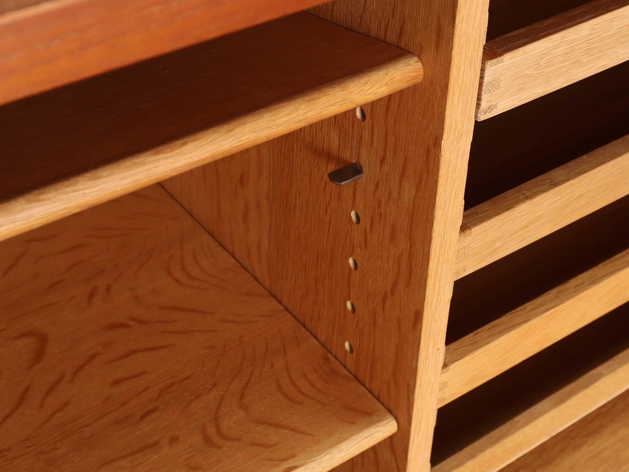RY 25 sideboard in teak by Hans J. Wegner 11