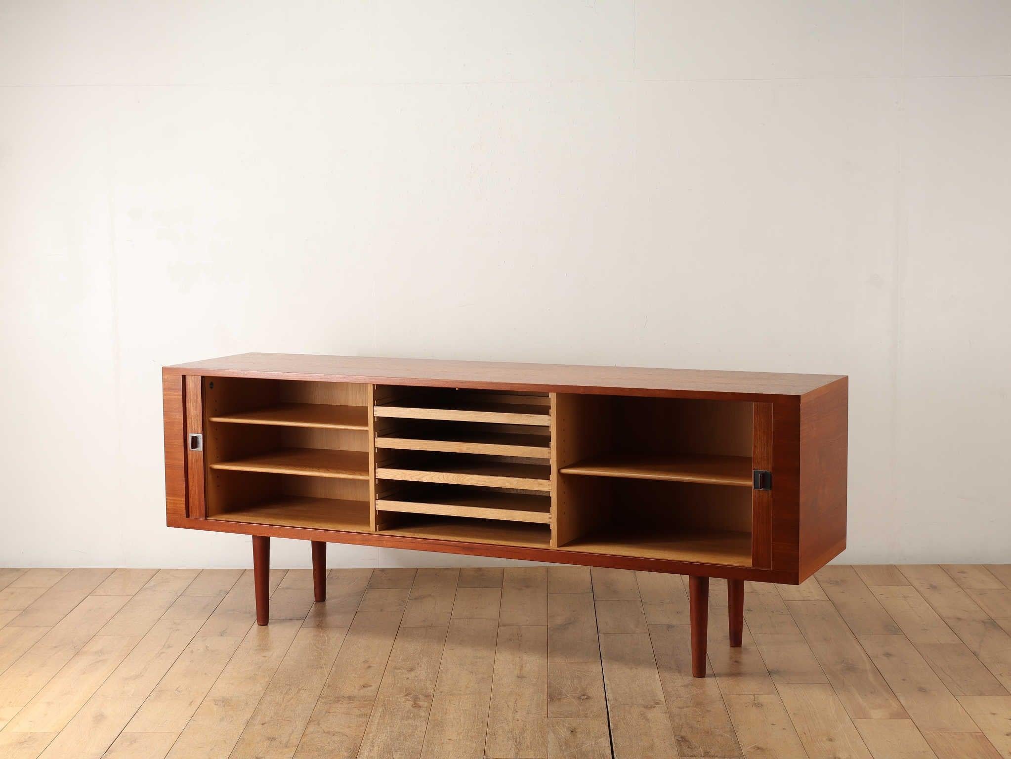 Scandinavian Modern RY 25 sideboard in teak by Hans J. Wegner